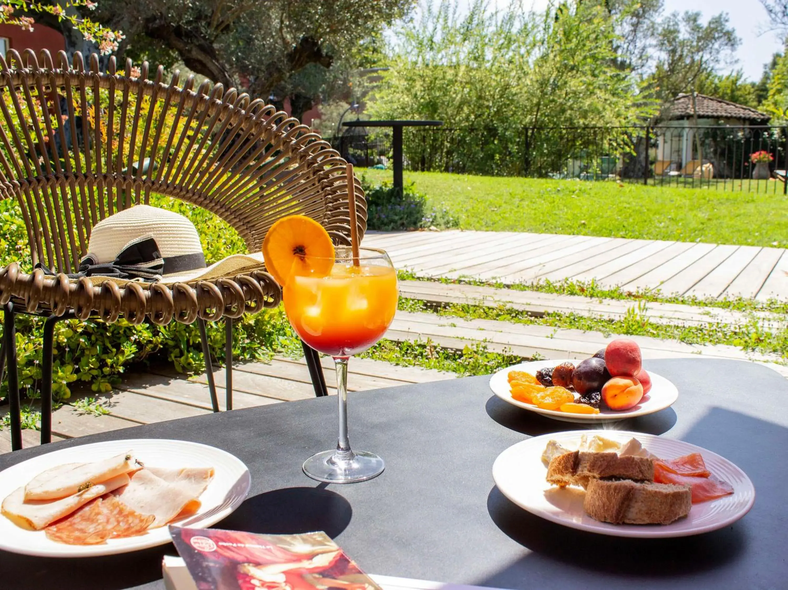Restaurant/places to eat in Best Western Plus Le Lavarin Restaurant/places to eat in Best Western Plus Le Lavarin