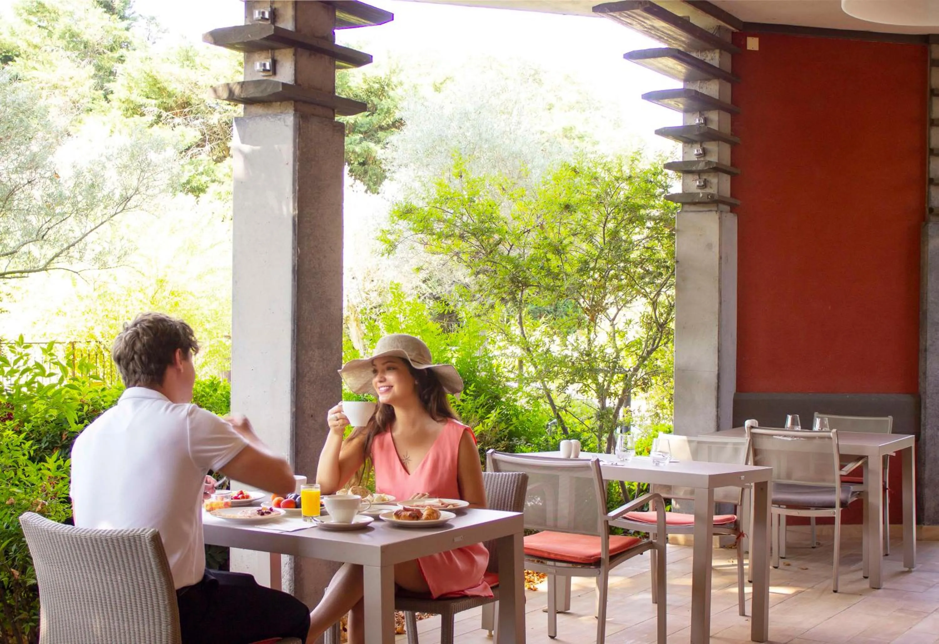 Restaurant/places to eat in Best Western Plus Le Lavarin