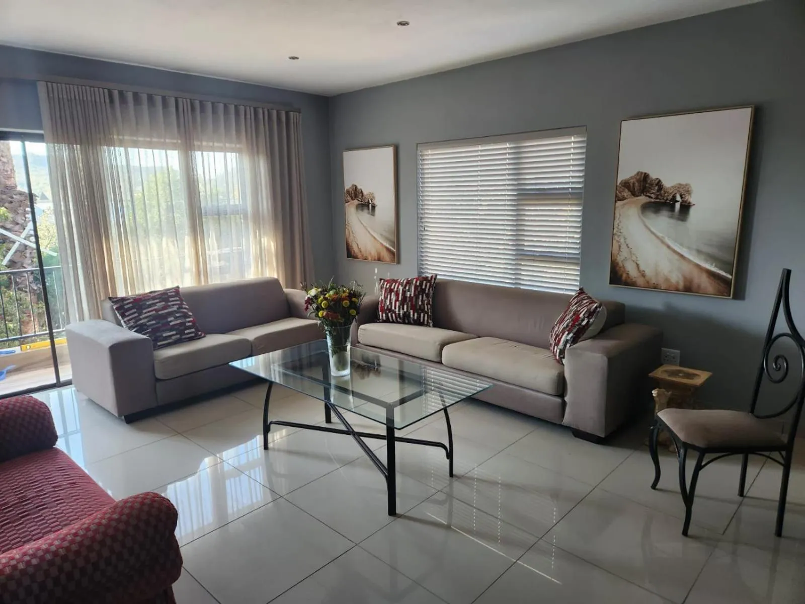 Communal lounge/ TV room in Fa'Trez Guest House & Spa