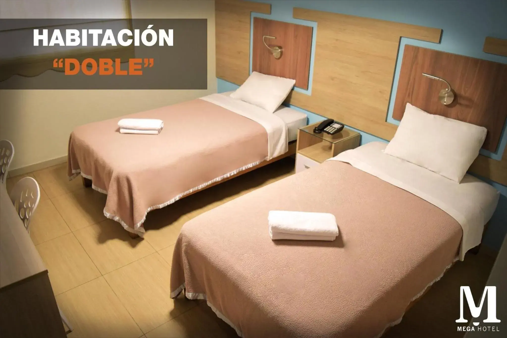 Twin Room in Hotel Mega Twin Room in Hotel Mega