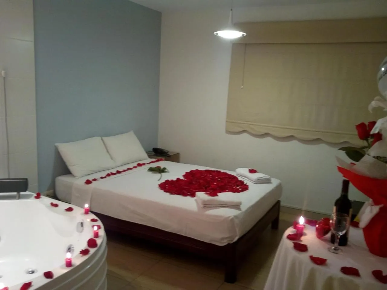 Bedroom, Bed in Hotel Mega