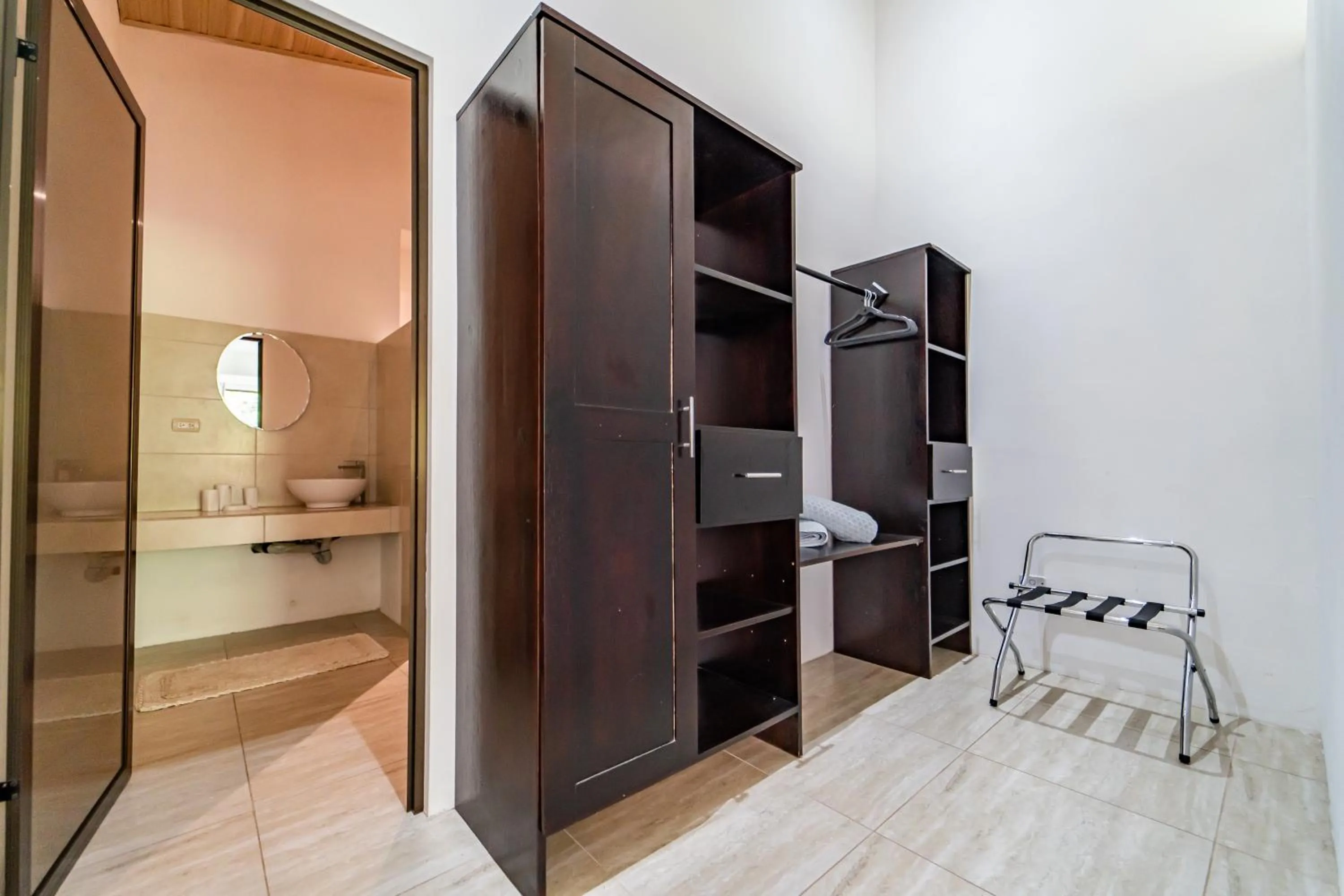 wardrobe in Las Perlitas Rentals Playa Samara