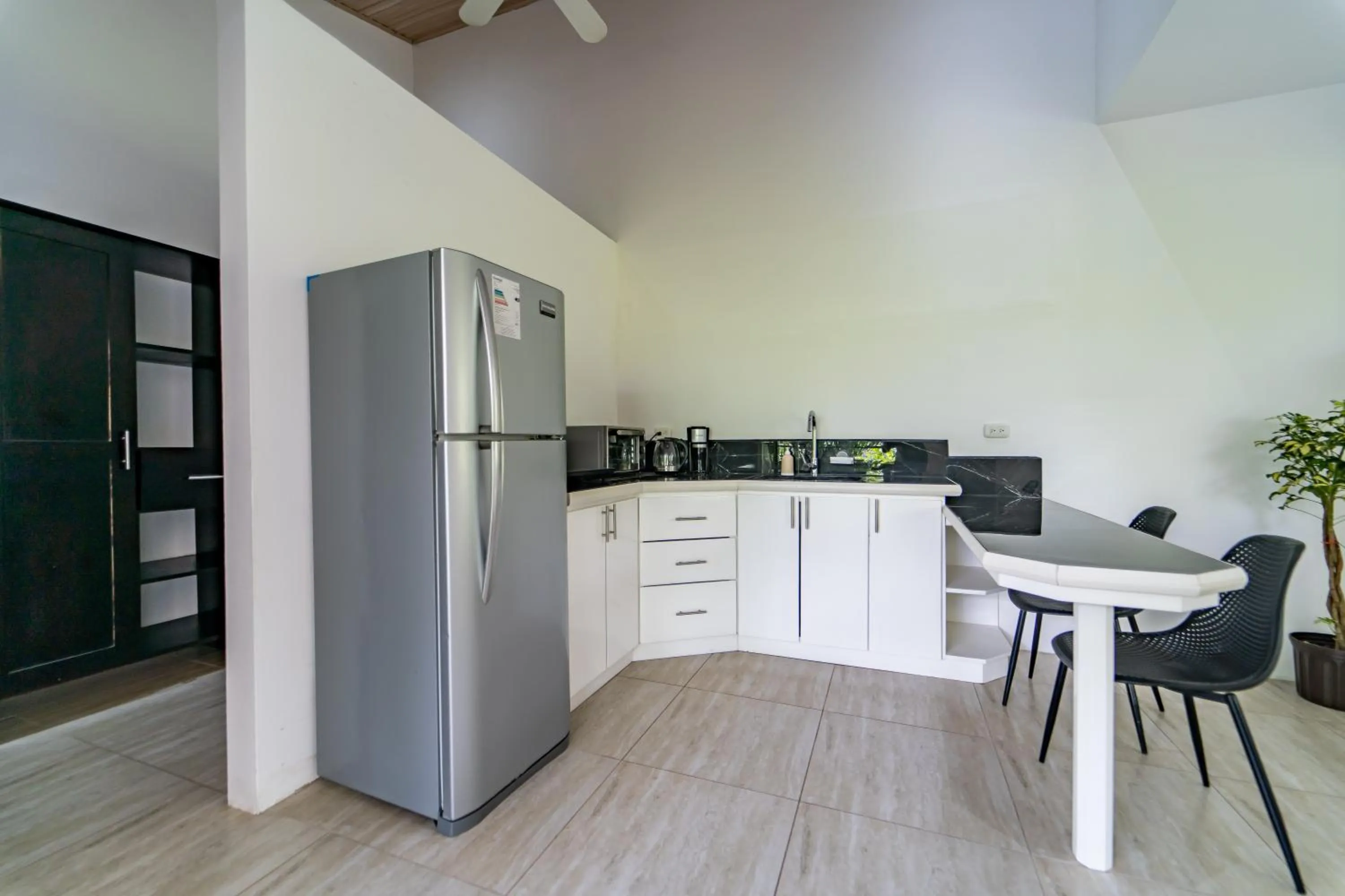 Kitchen or kitchenette in Las Perlitas Rentals Playa Samara