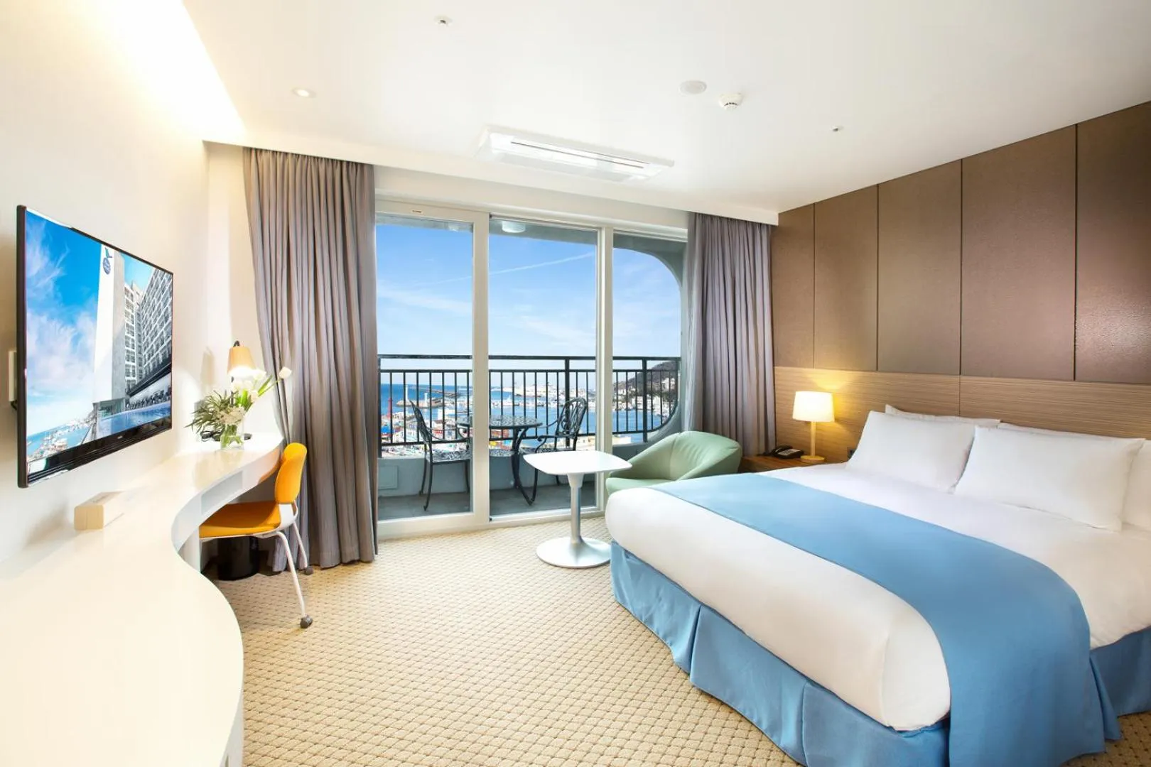 Bed in Hotel Whistlelark Jeju