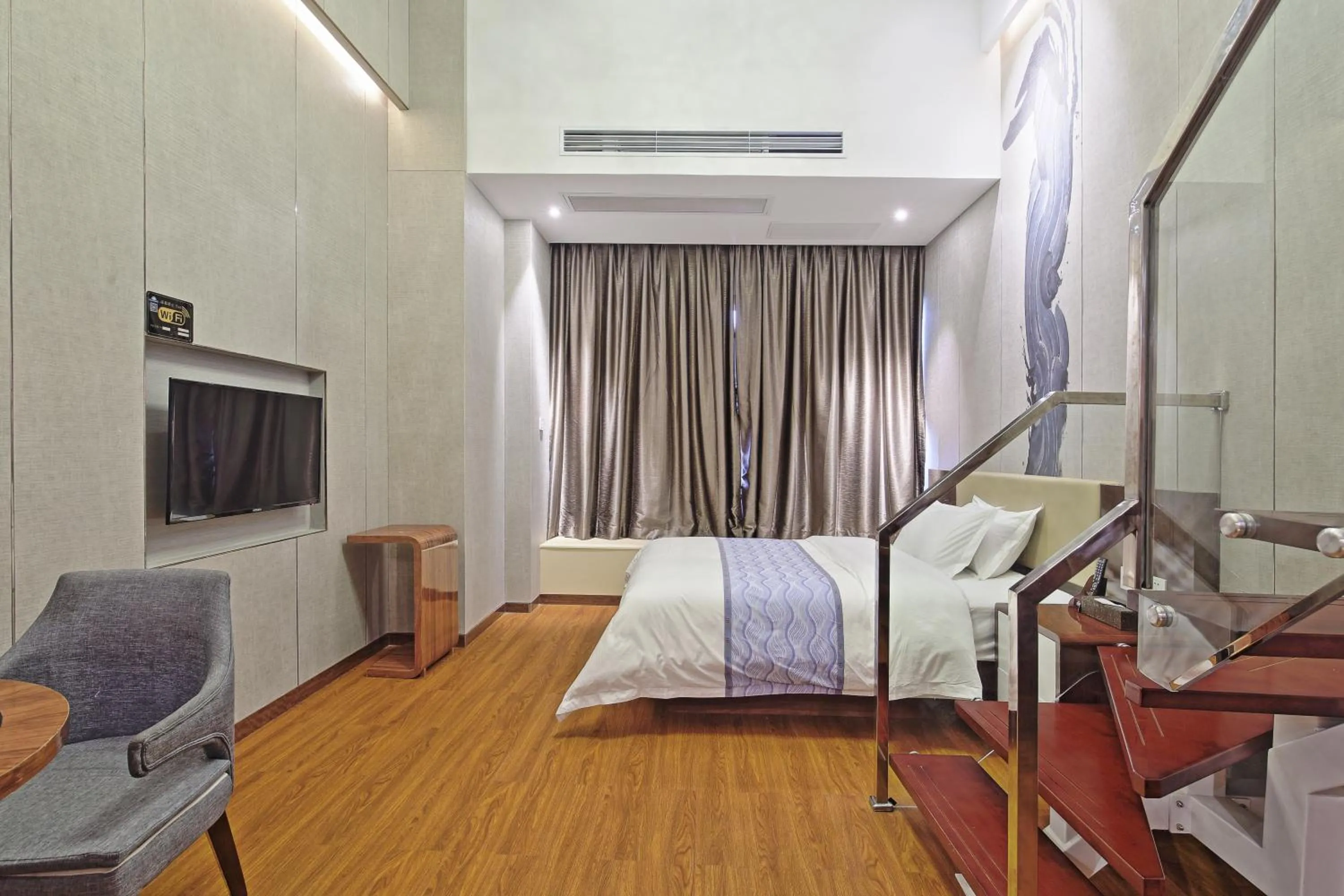 bunk bed in Days Inn South Guangzhou Raiway Station