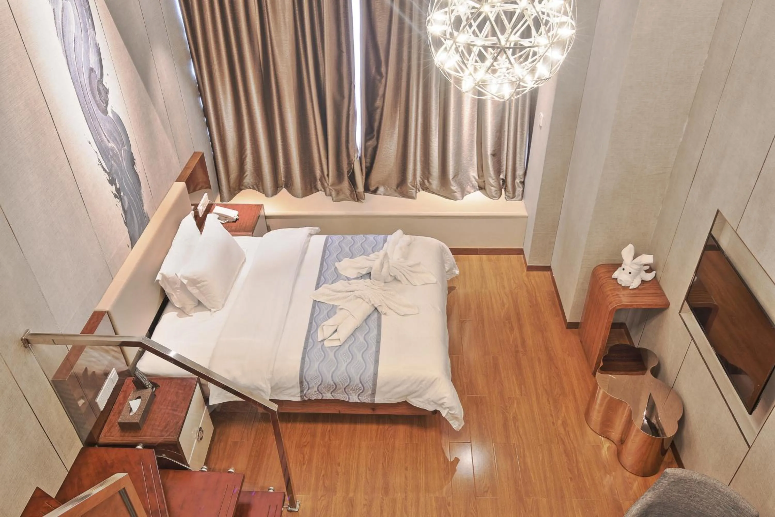 bunk bed in Days Inn South Guangzhou Raiway Station