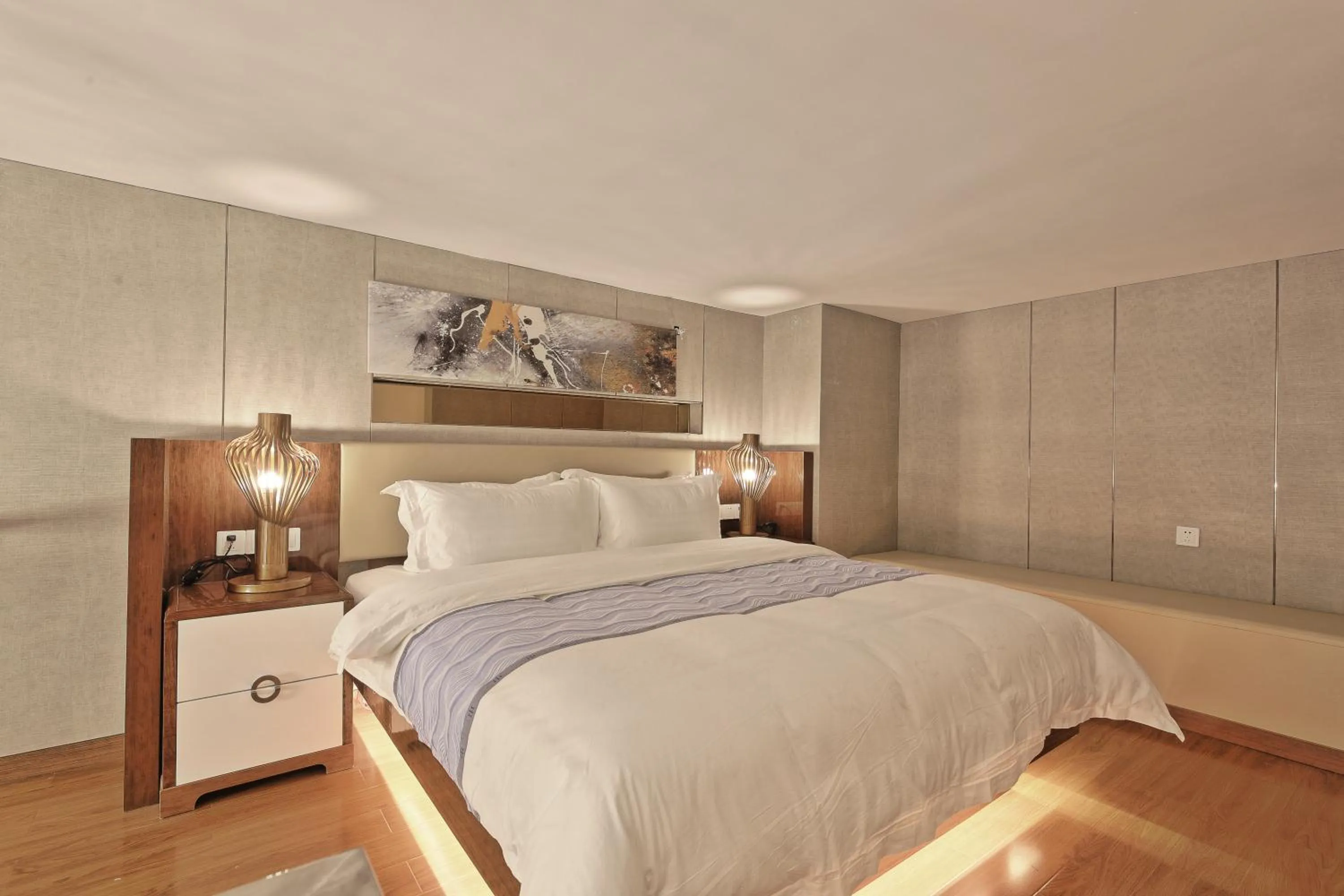 bunk bed in Days Inn South Guangzhou Raiway Station