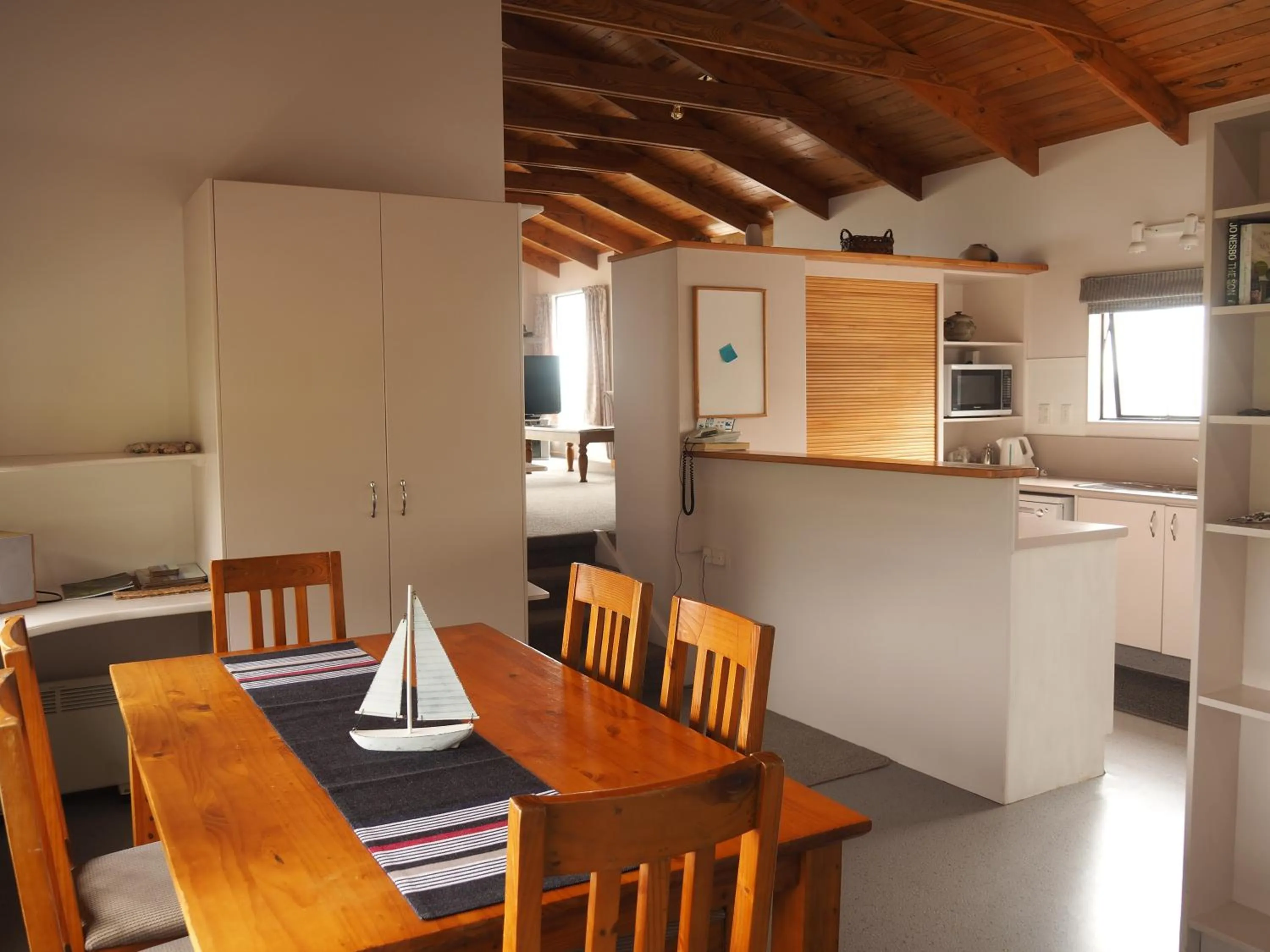 Kitchen or kitchenette in Ocean View