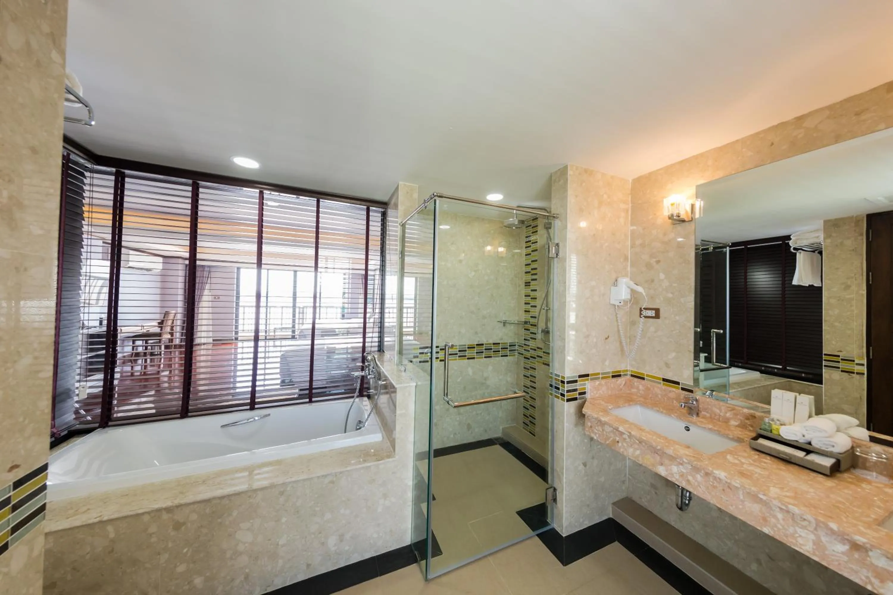 Shower in Hotel de Ladda