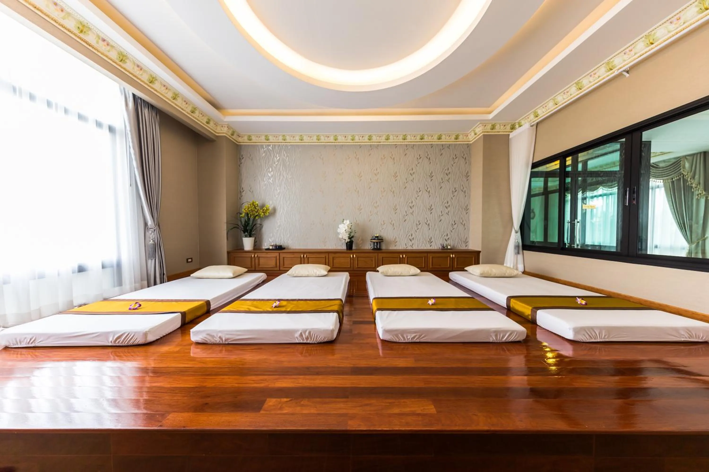 Massage, Bed in Hotel de Ladda