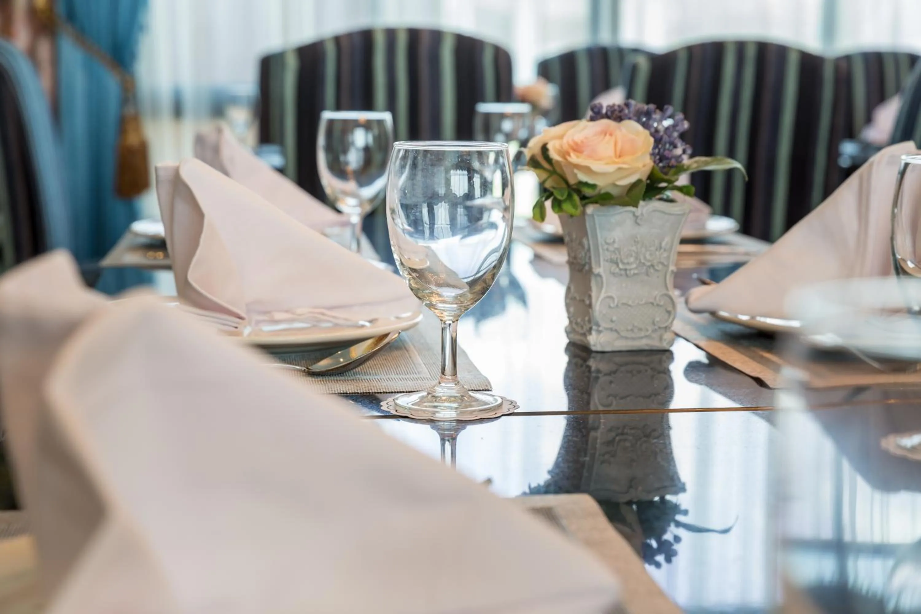 Restaurant/places to eat in Hotel de Ladda