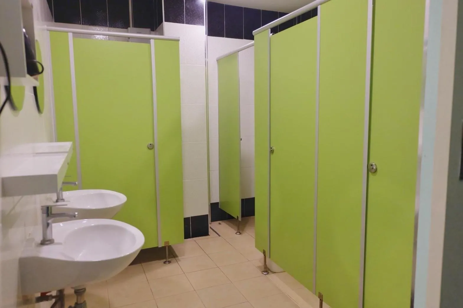 Bathroom in Mahannop Hostel