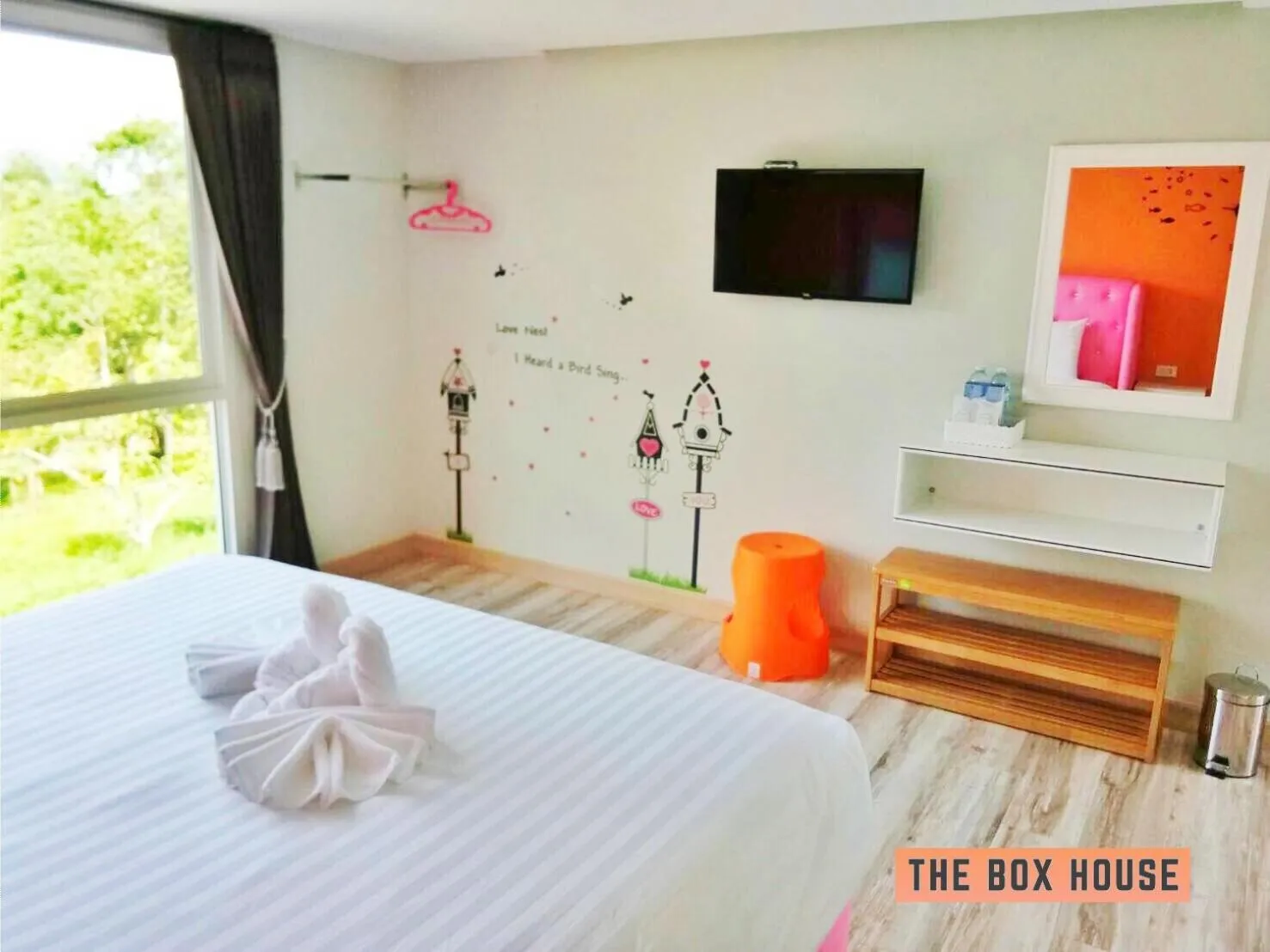 Bedroom, Bed in The Box House