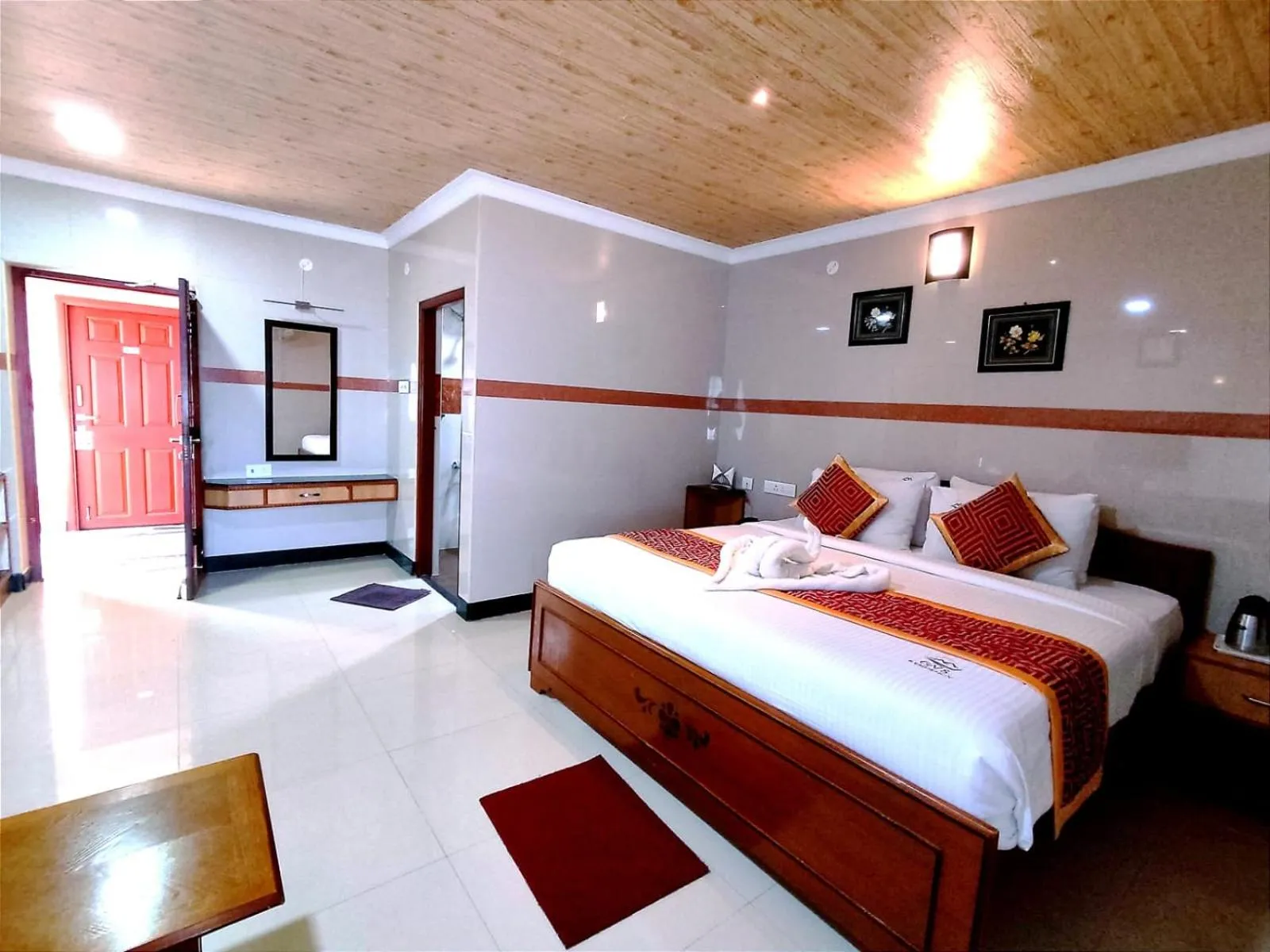 Bed in Hotel GVS Residency