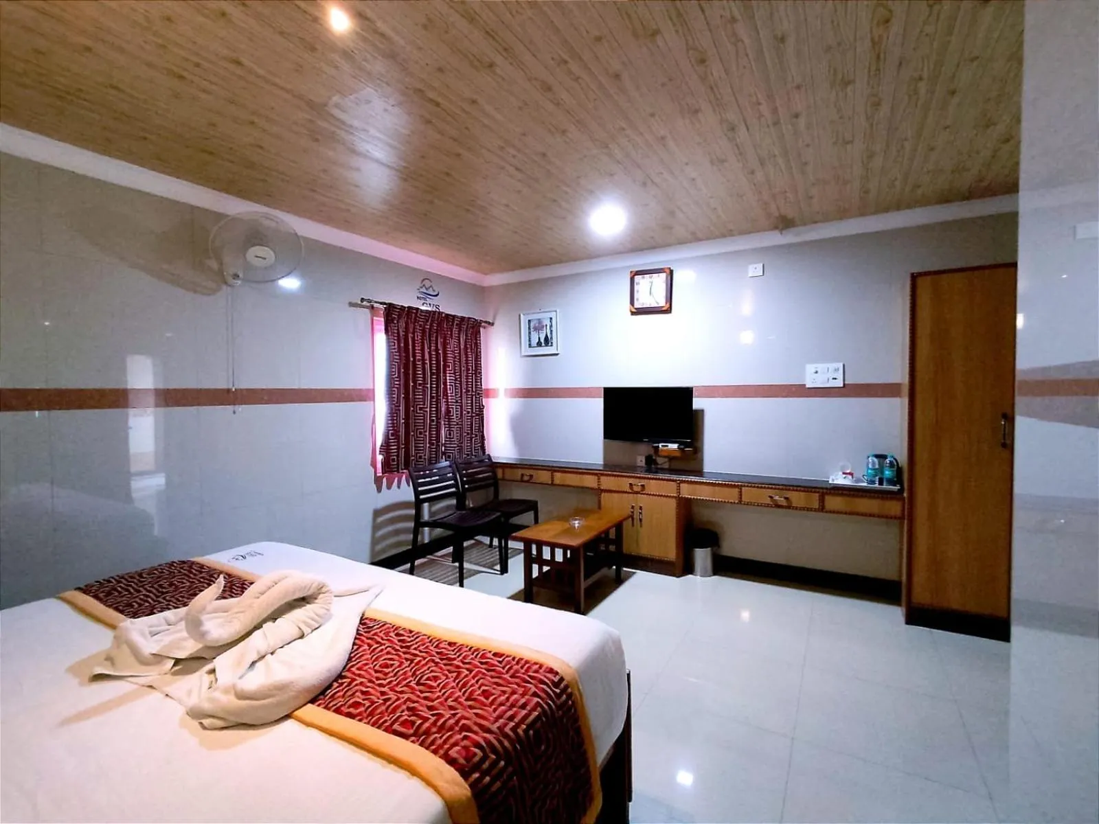 Bed in Hotel GVS Residency