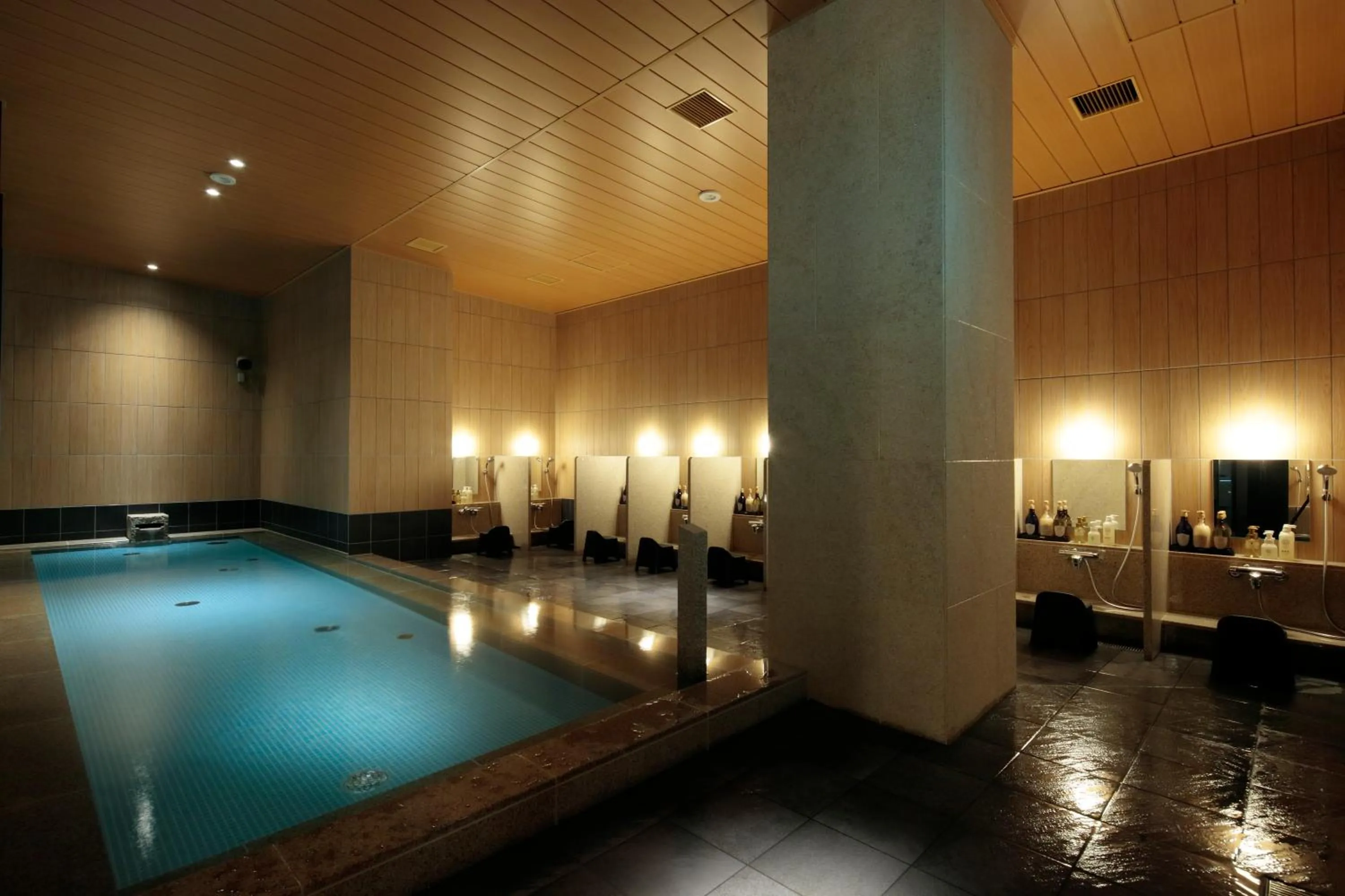 Open Air Bath in Candeo Hotels Osaka Namba