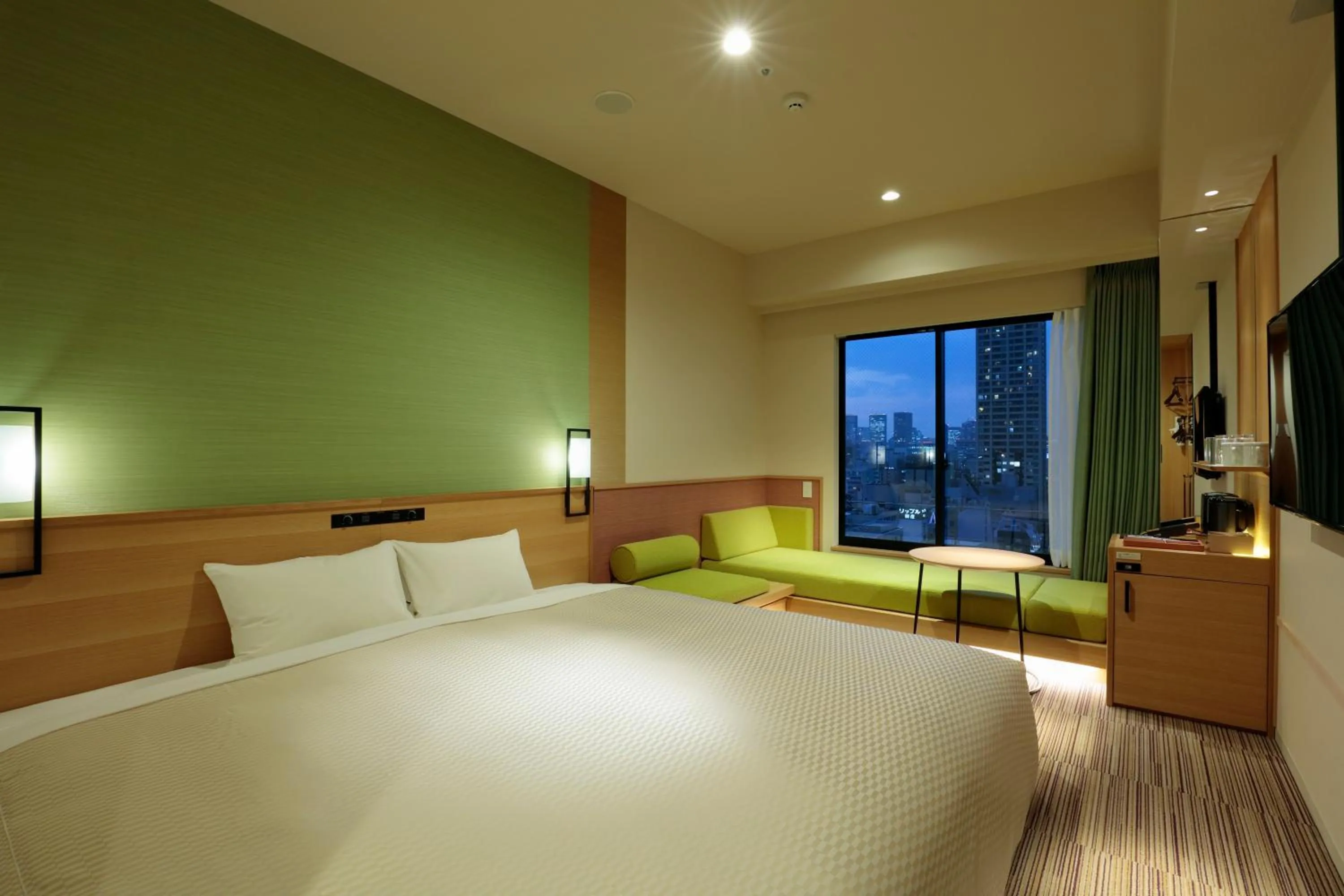 Bed in Candeo Hotels Osaka Namba