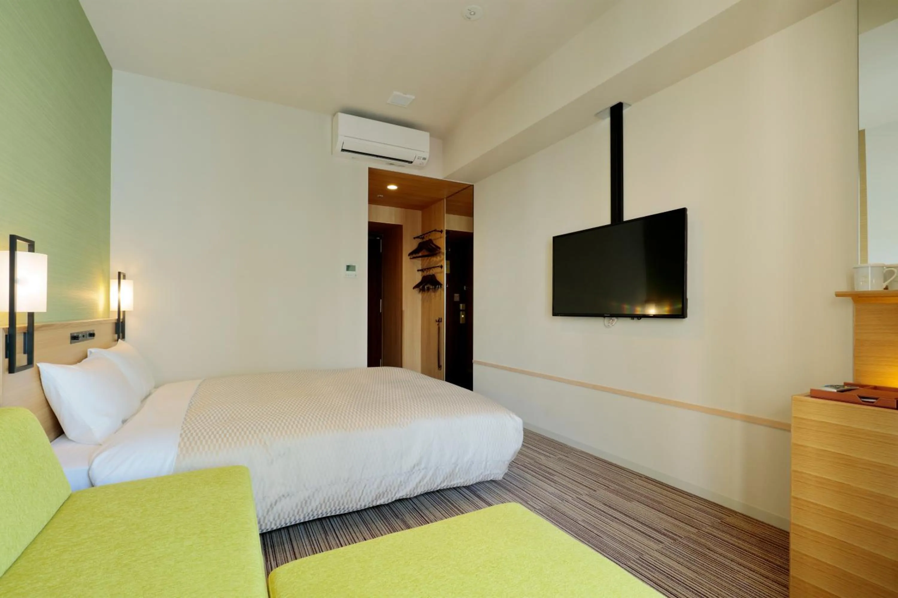 Bed in Candeo Hotels Osaka Namba