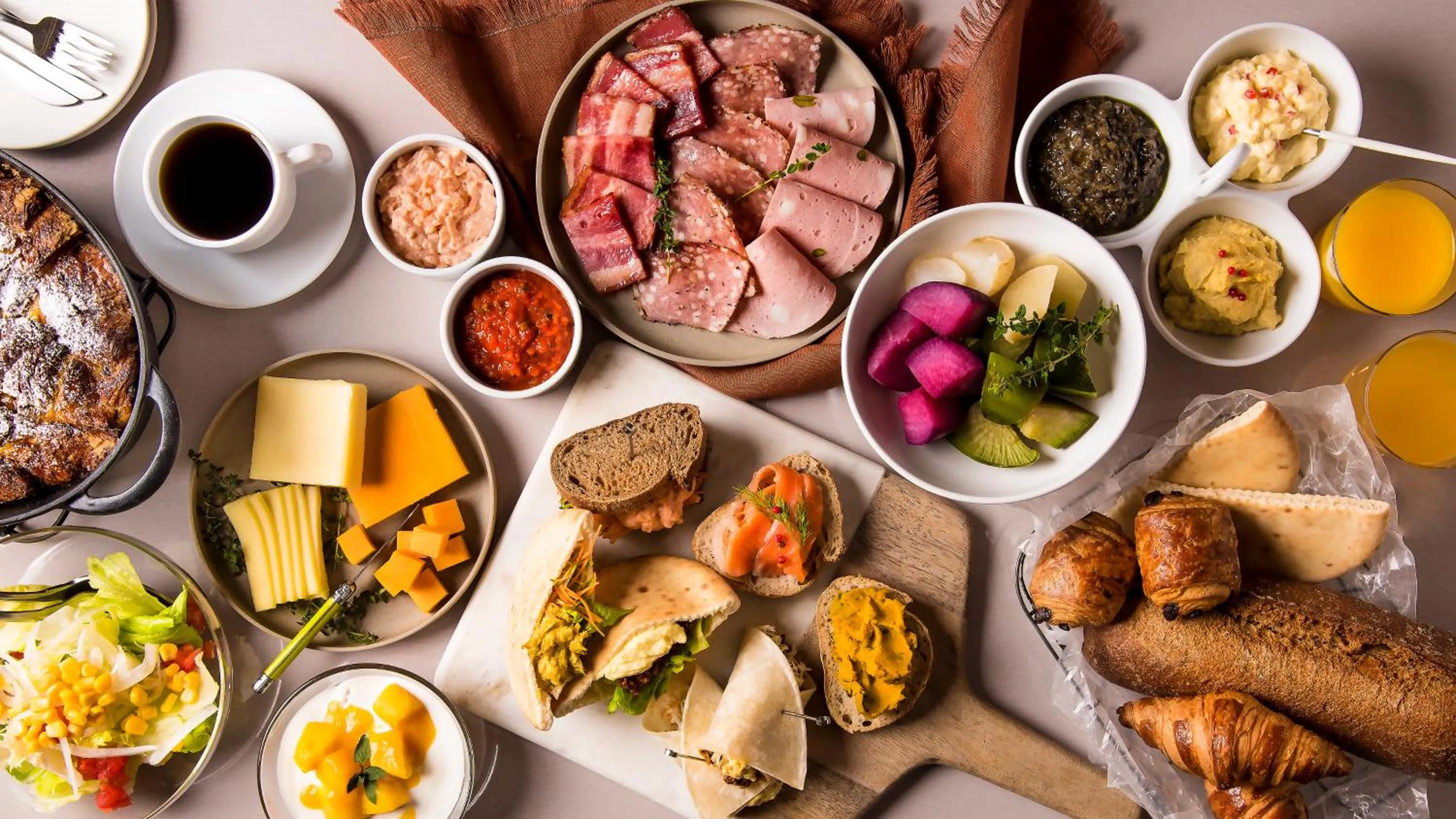 Buffet breakfast in Candeo Hotels Osaka Namba