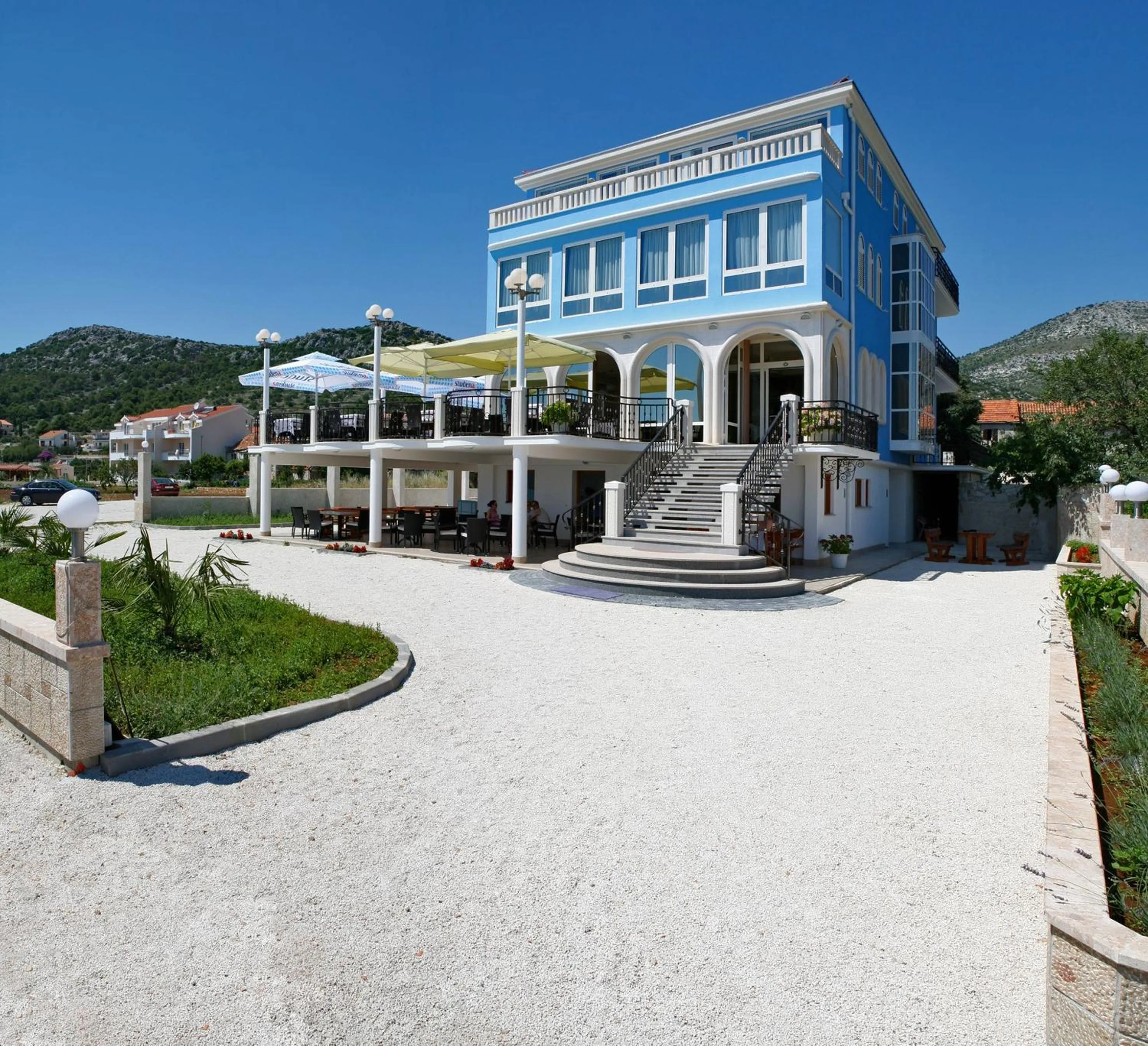 Facade/entrance in Villa Mediterana