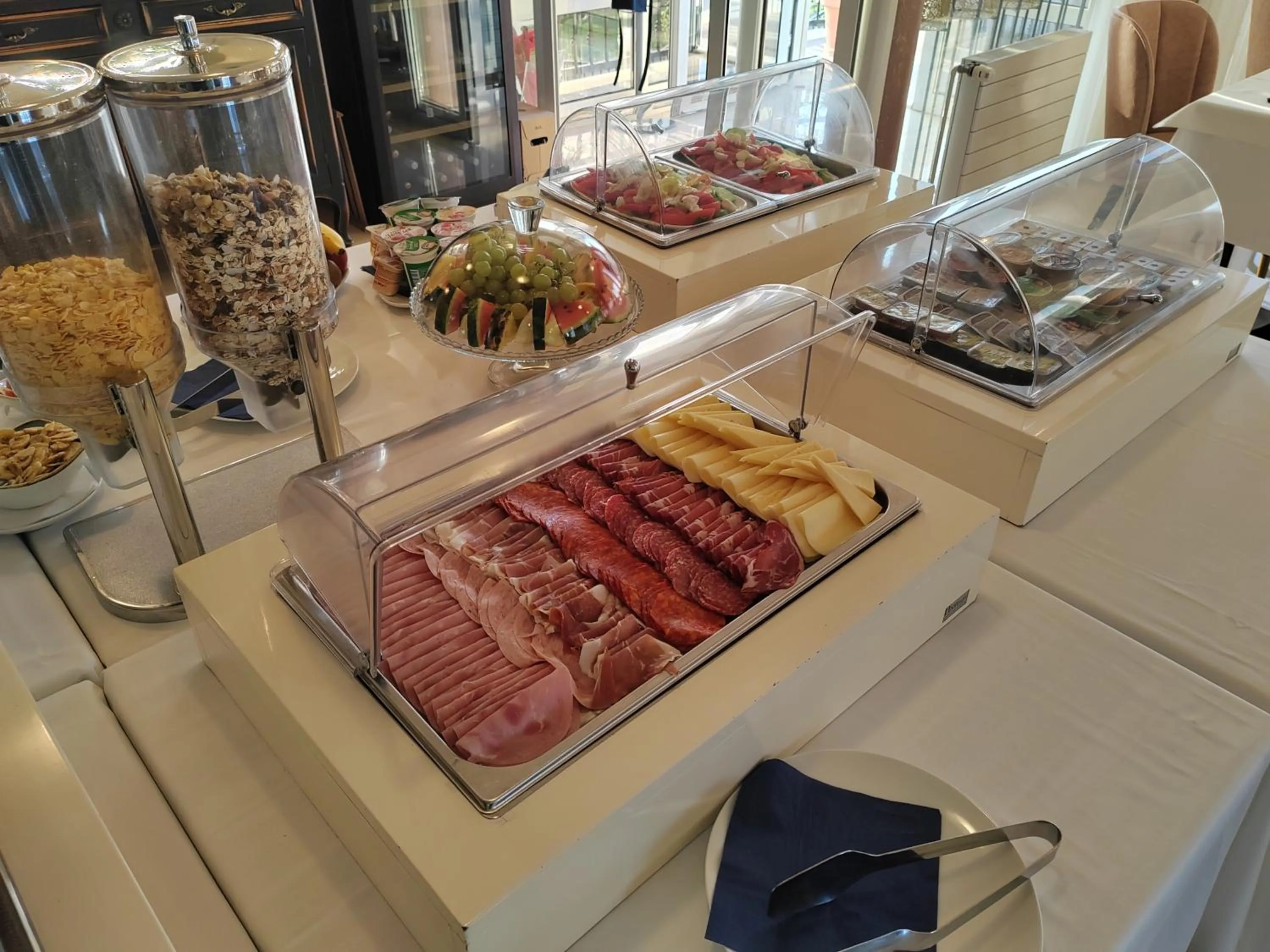Buffet breakfast in Villa Mediterana