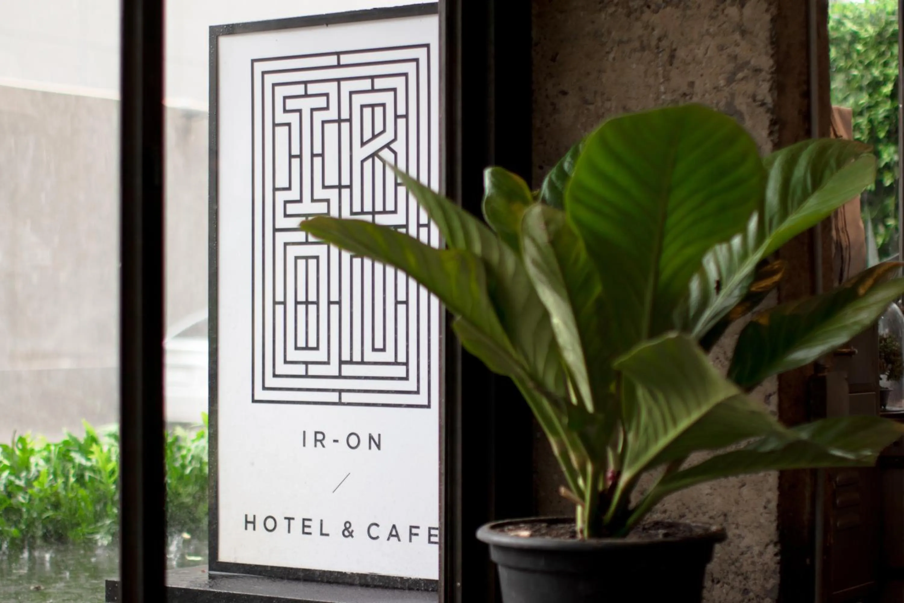 Logo/Certificate/Sign in IR-ON Hotel