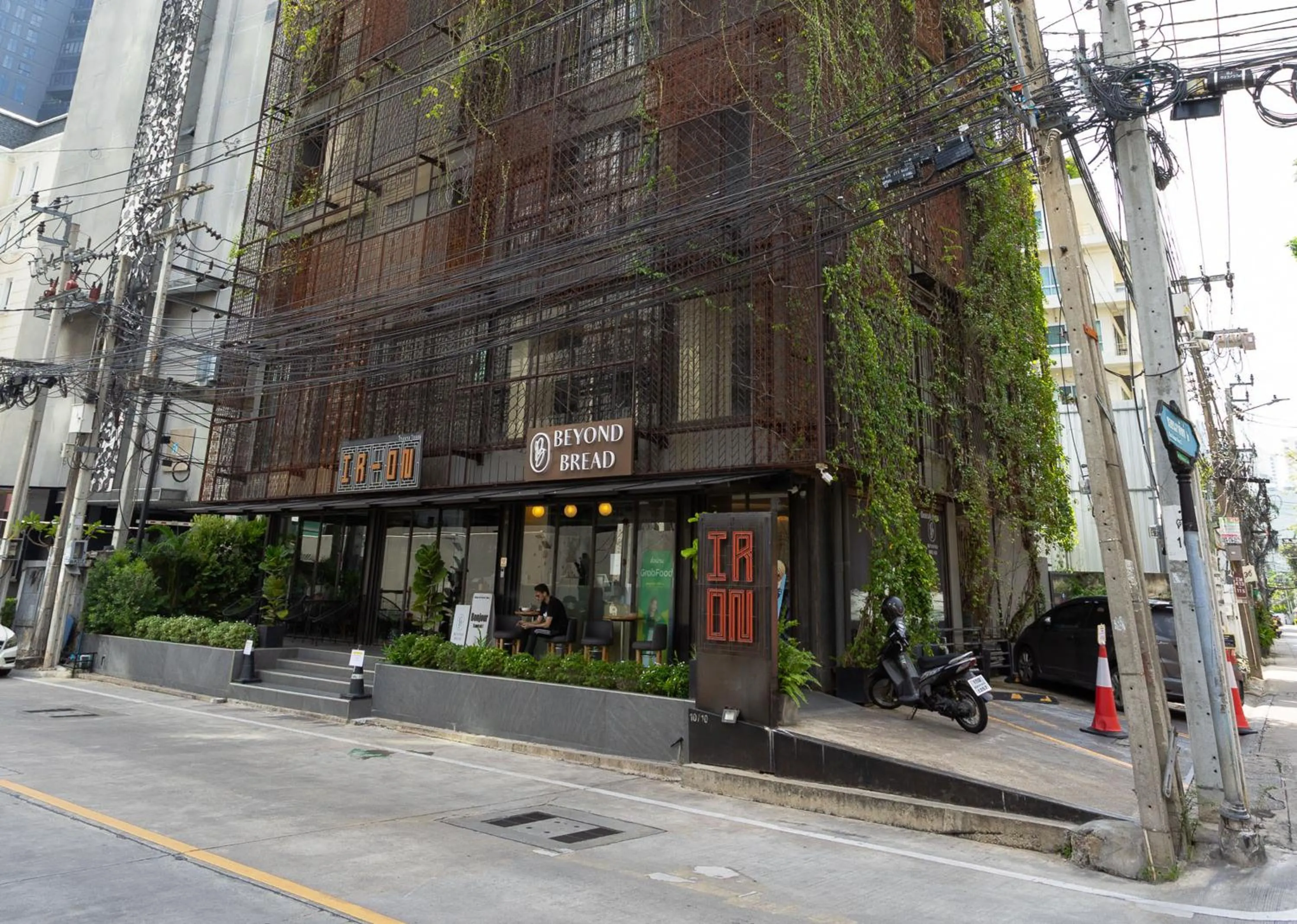 Property building in IR-ON Hotel