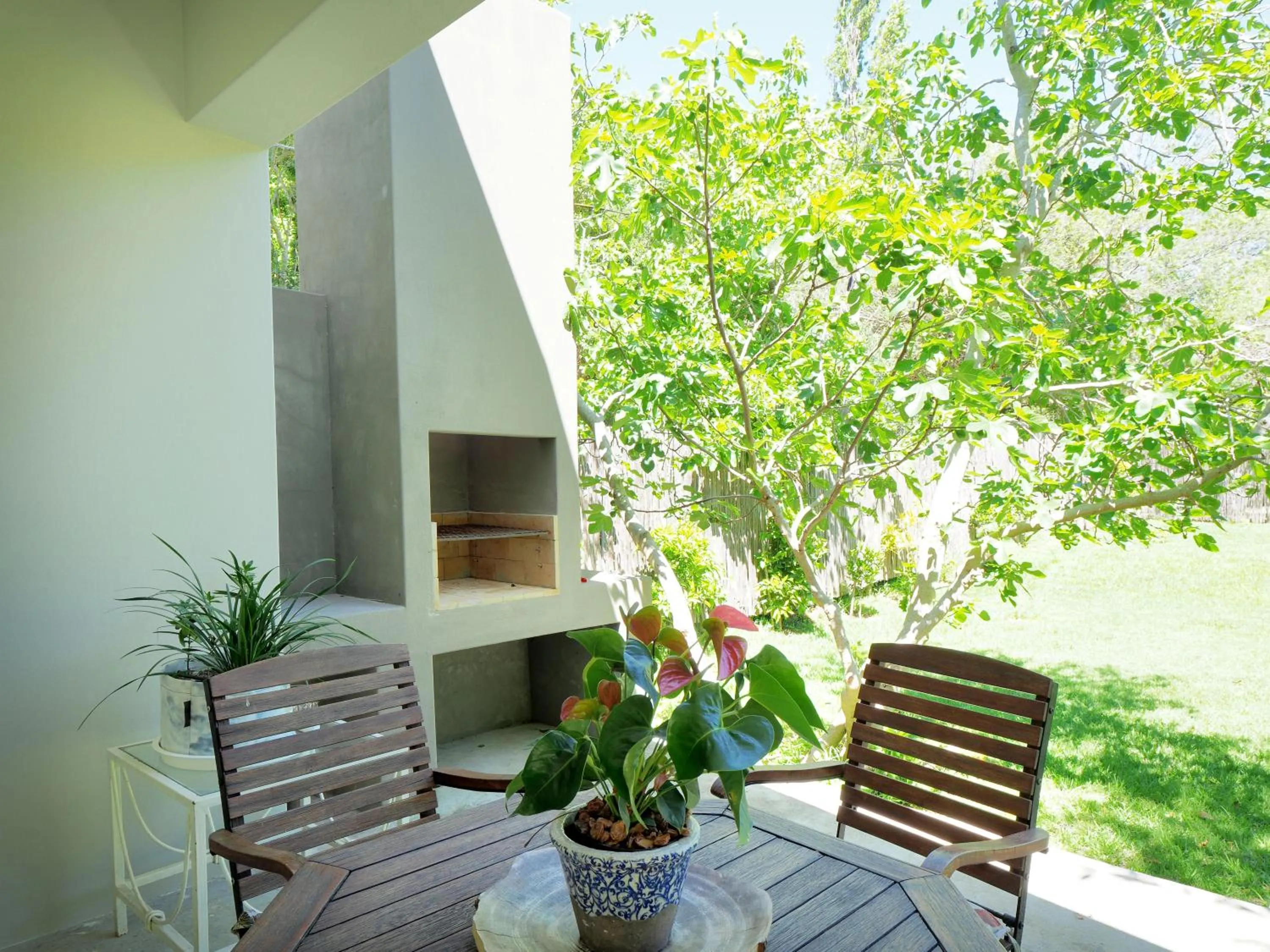 Garden view in Waterland Lodge