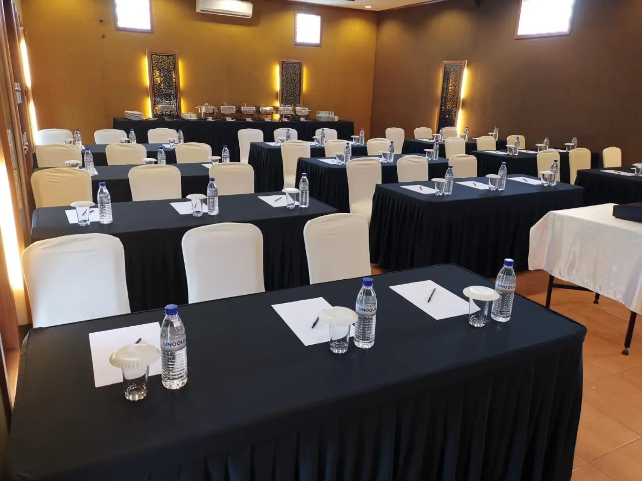 Meeting/conference room in Spring Hill Hotel Ruteng