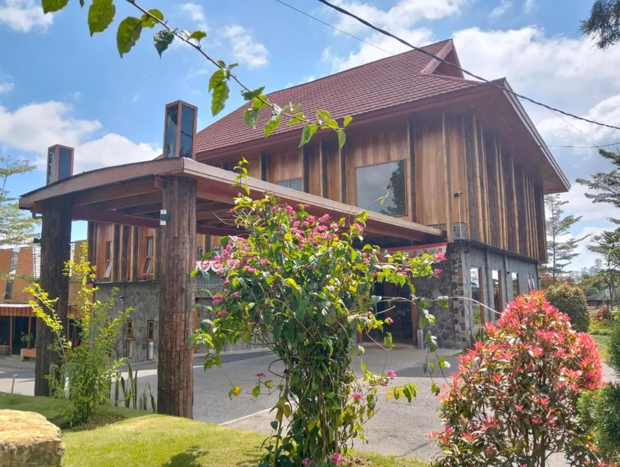 Spring Hill Hotel Ruteng