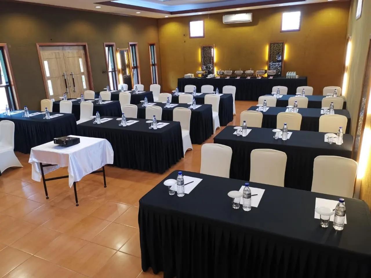 Meeting/conference room in Spring Hill Hotel Ruteng
