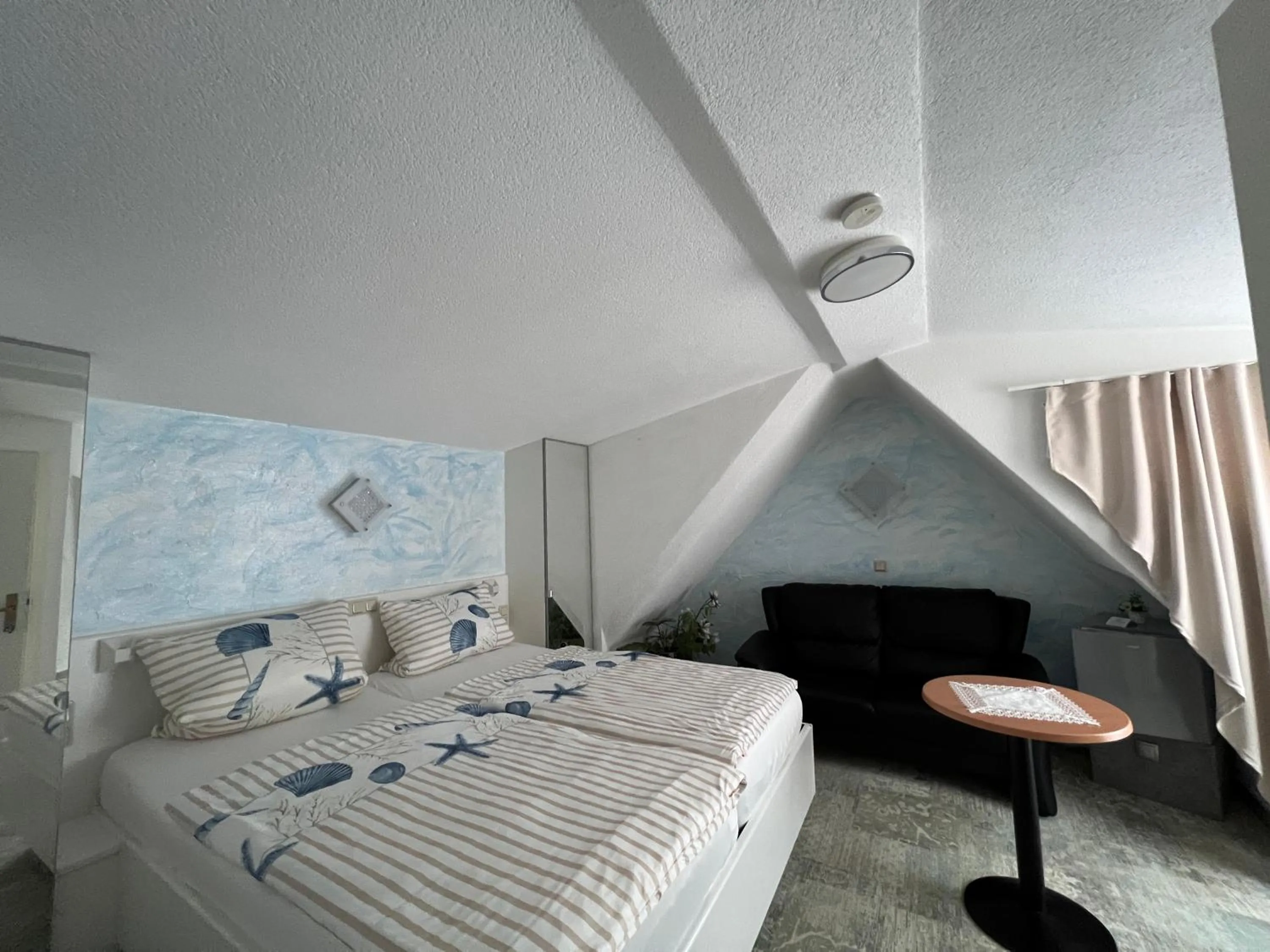 Hotel und Pension Am Burchardikloster