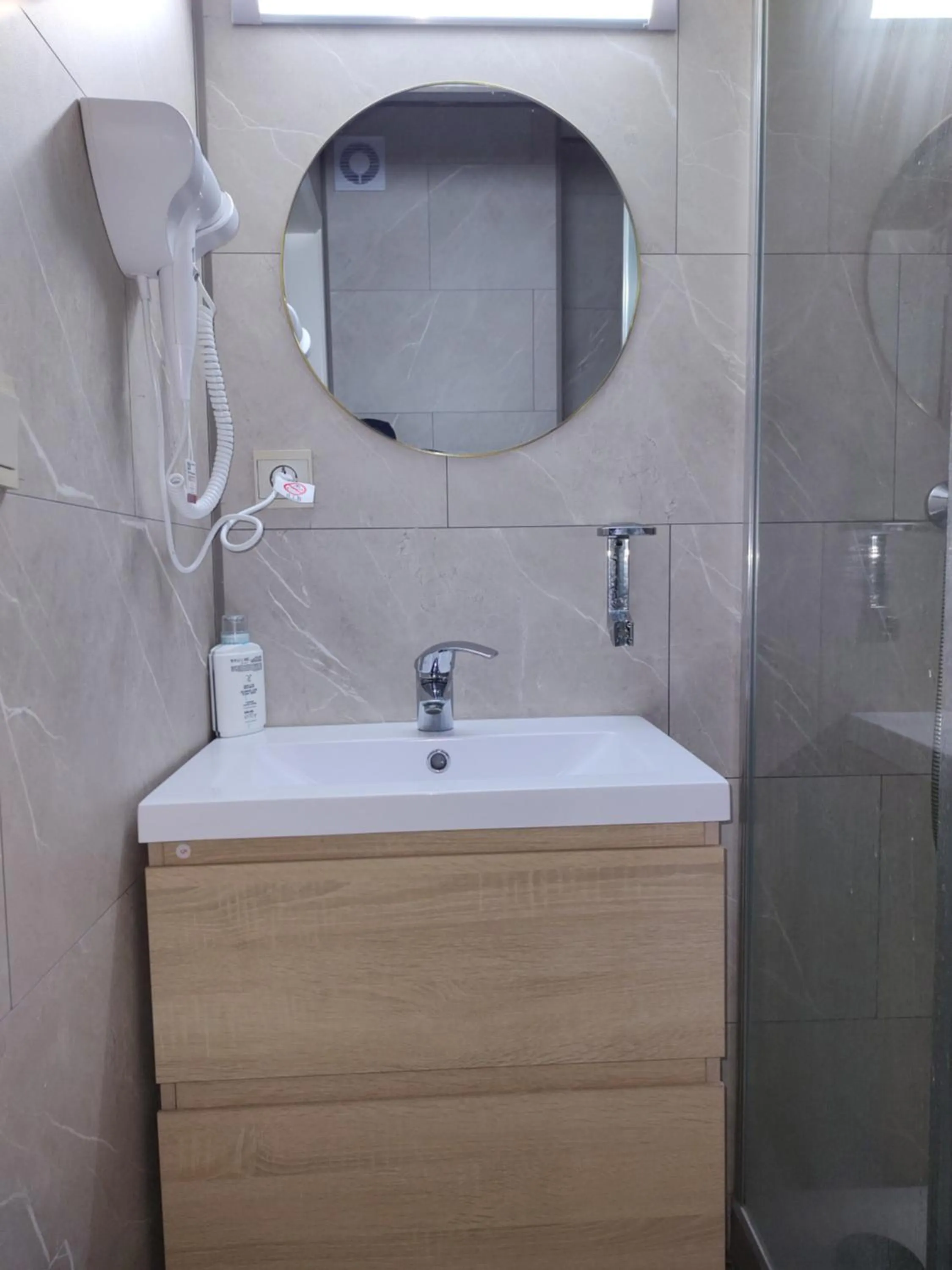 Bathroom in Hotel Evergreen