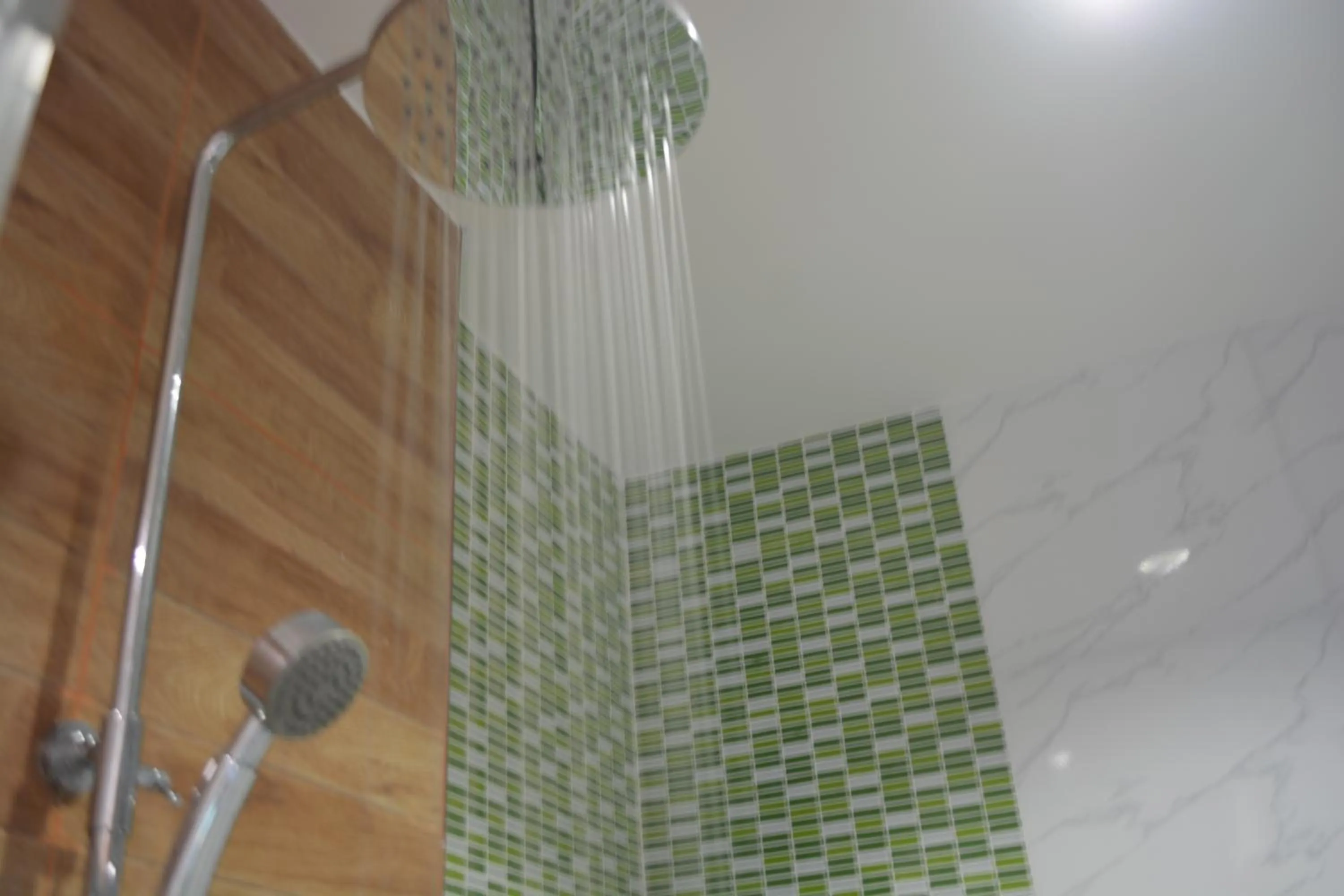 Shower in Pace Residence Pattaya
