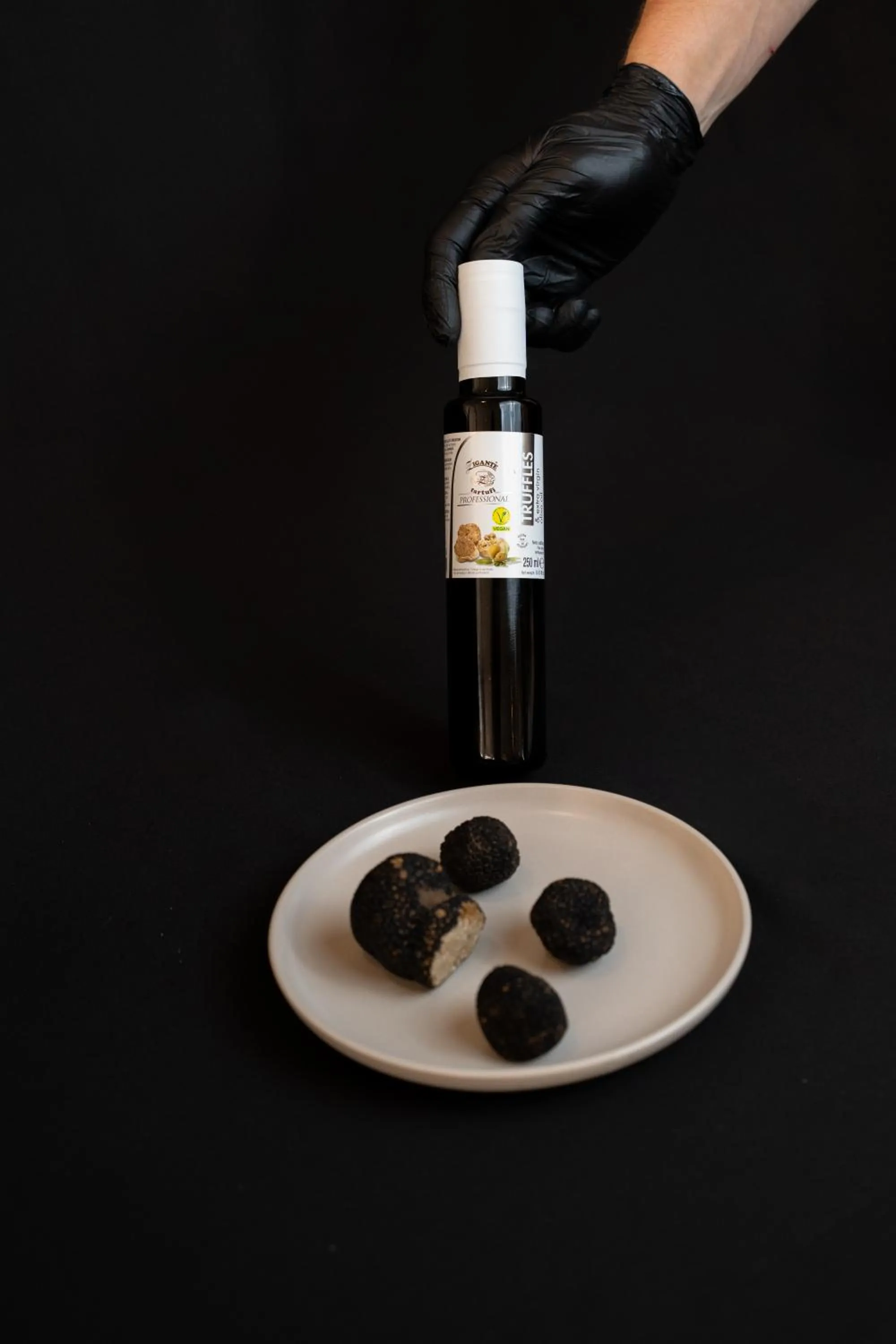 Restaurant/places to eat in Hotel Marina