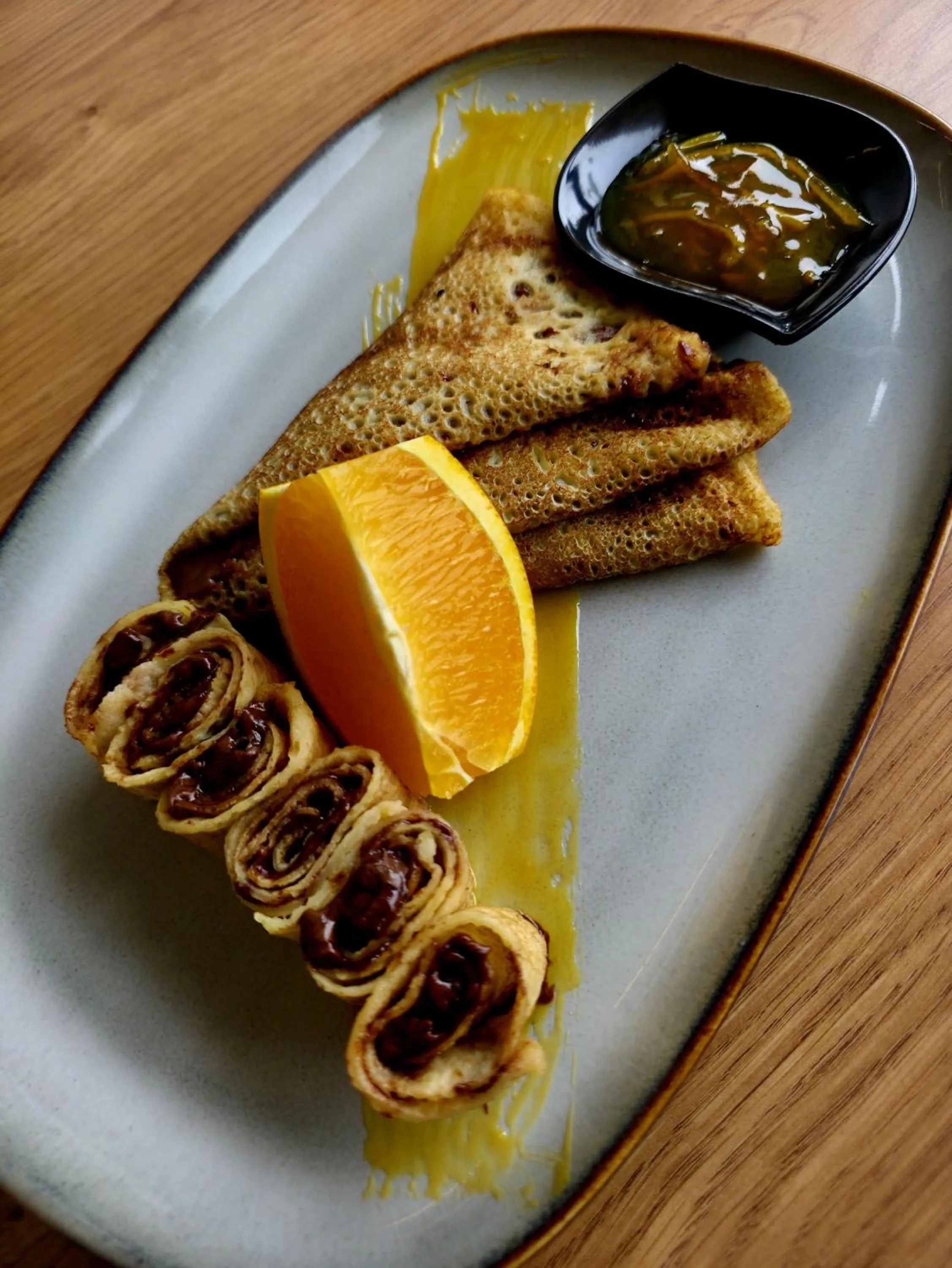 Restaurant/places to eat in Hotel Marina