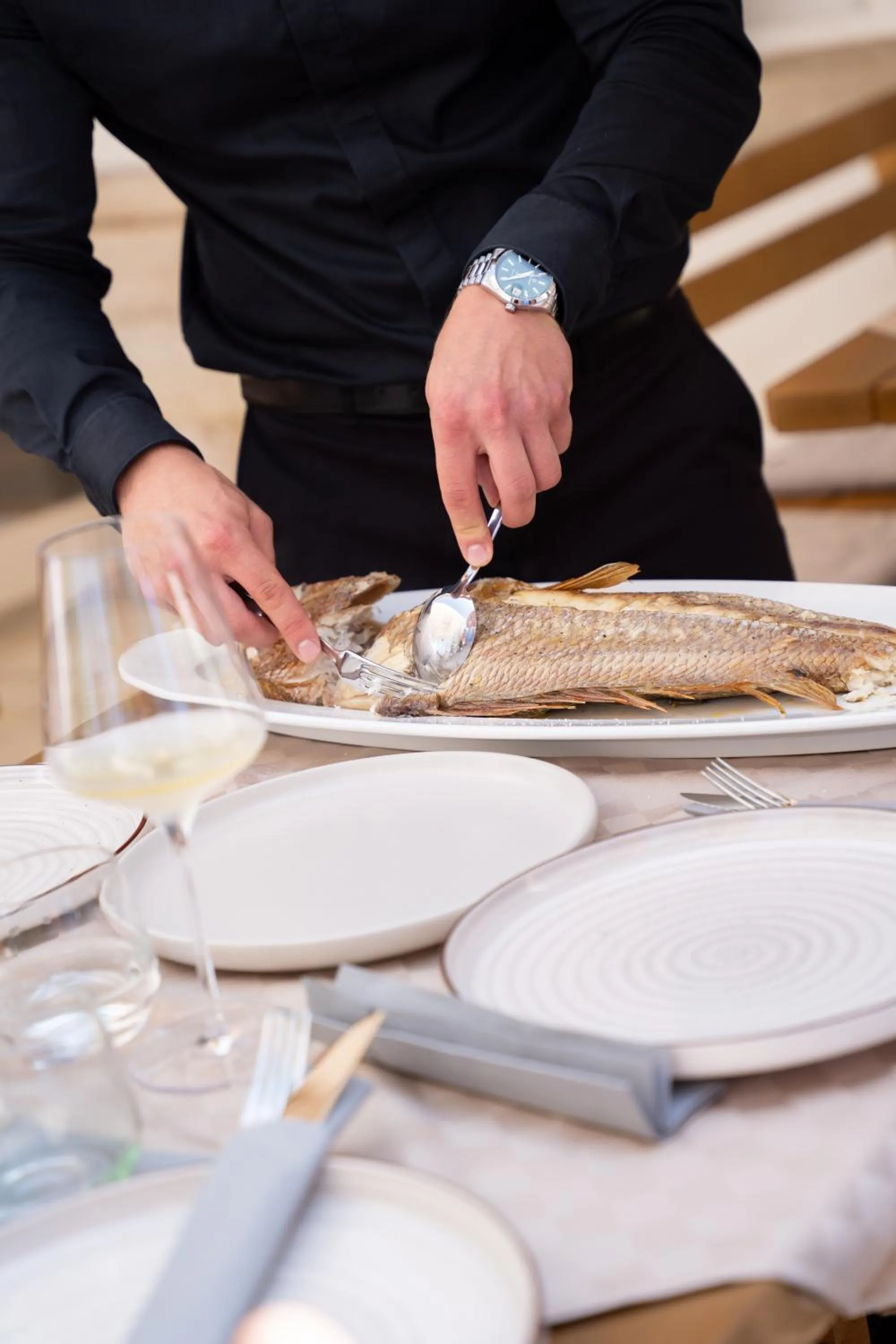 Restaurant/places to eat in Hotel Marina