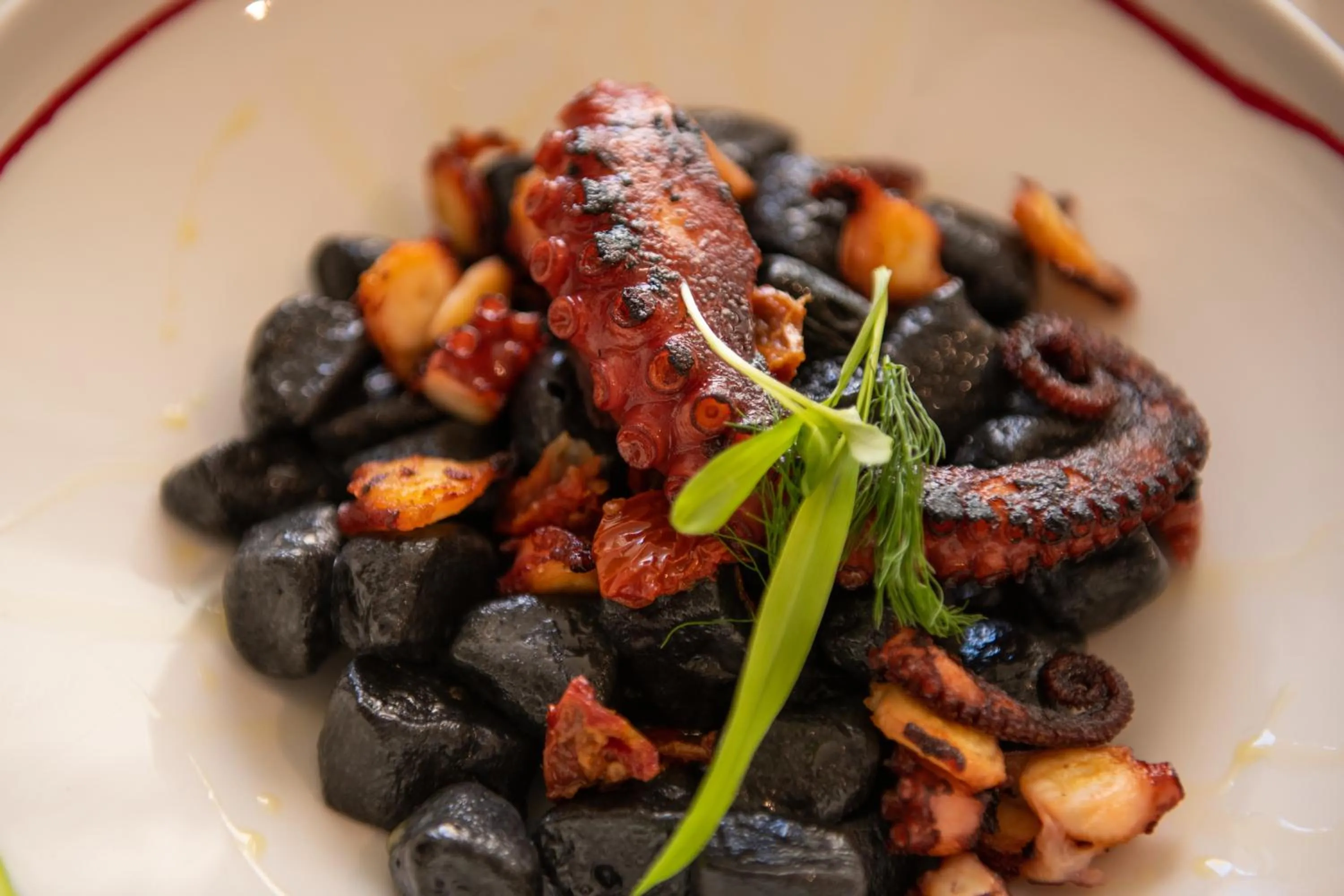 Restaurant/places to eat in Hotel Marina