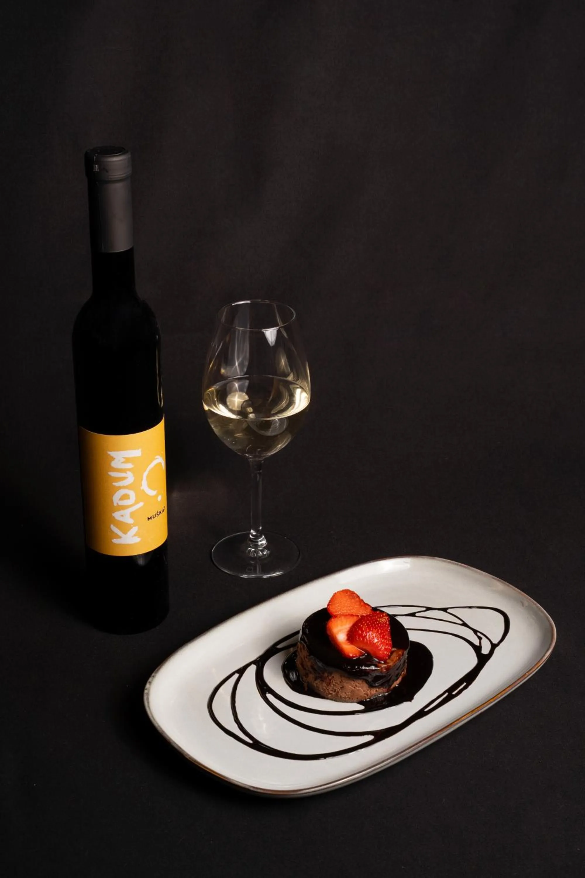 Restaurant/places to eat in Hotel Marina