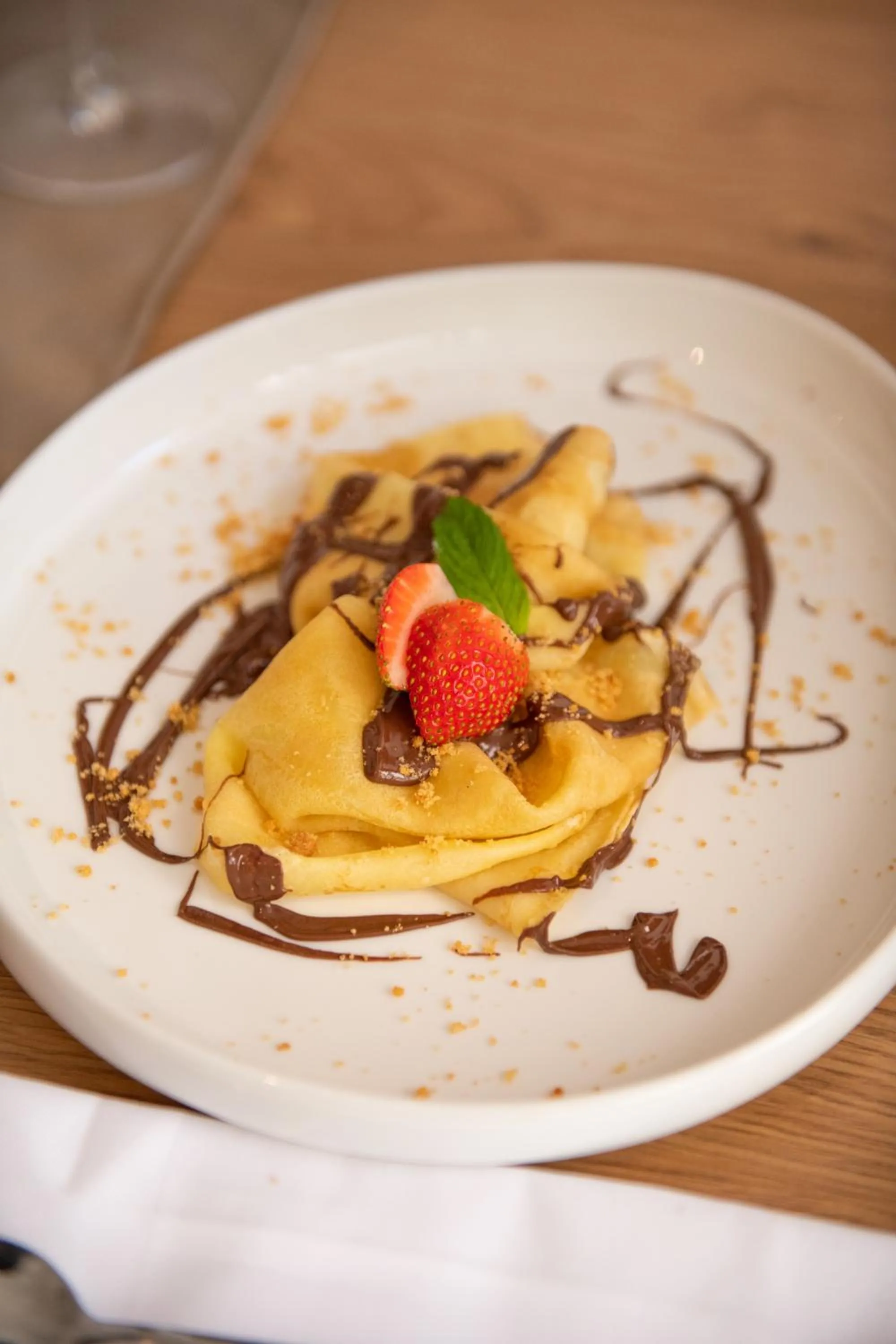 Restaurant/places to eat in Hotel Marina