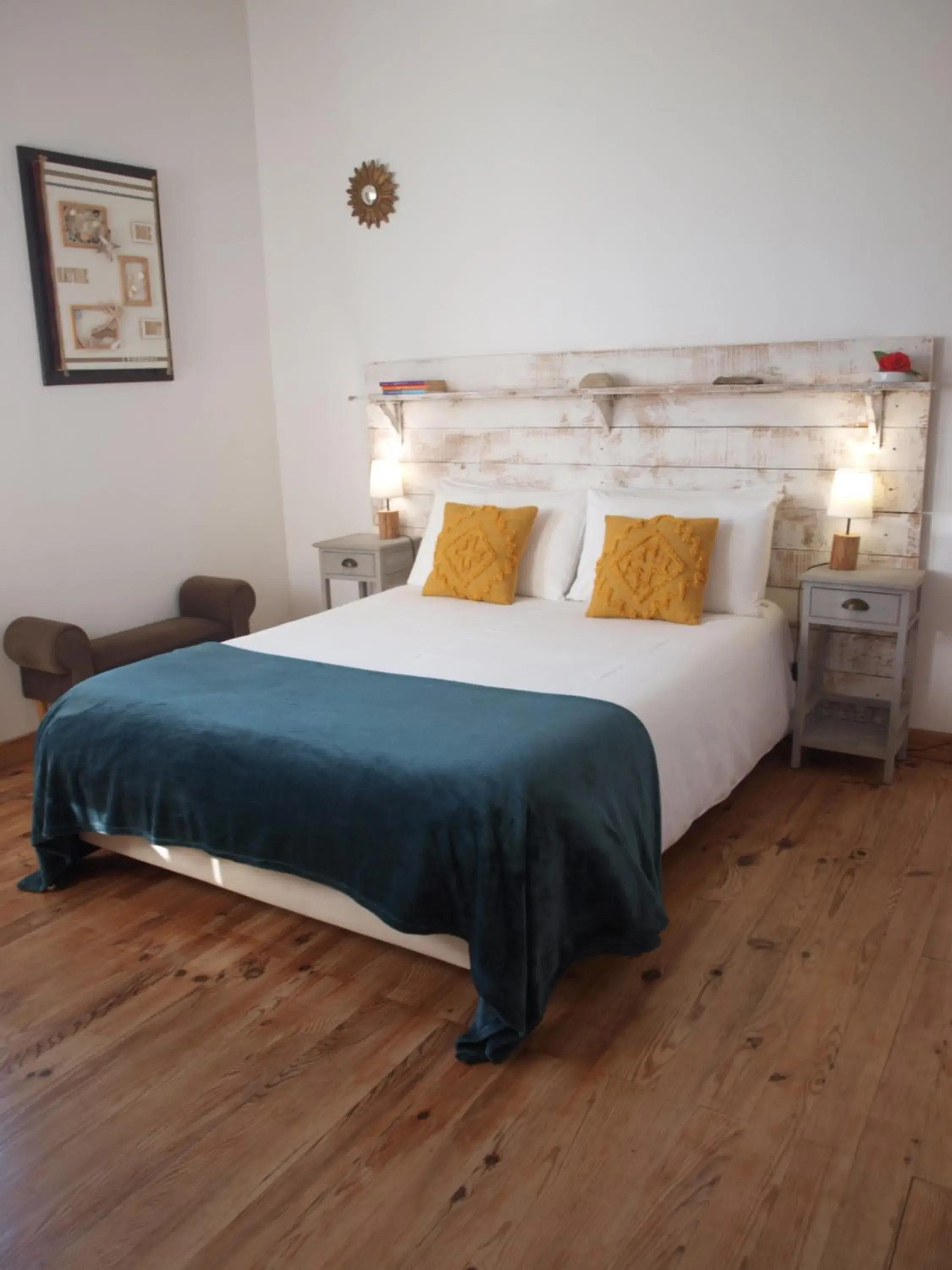 Double Room in L'Estanquet Bed and Breakfast pdj offert Double Room in L'Estanquet Bed and Breakfast pdj offert