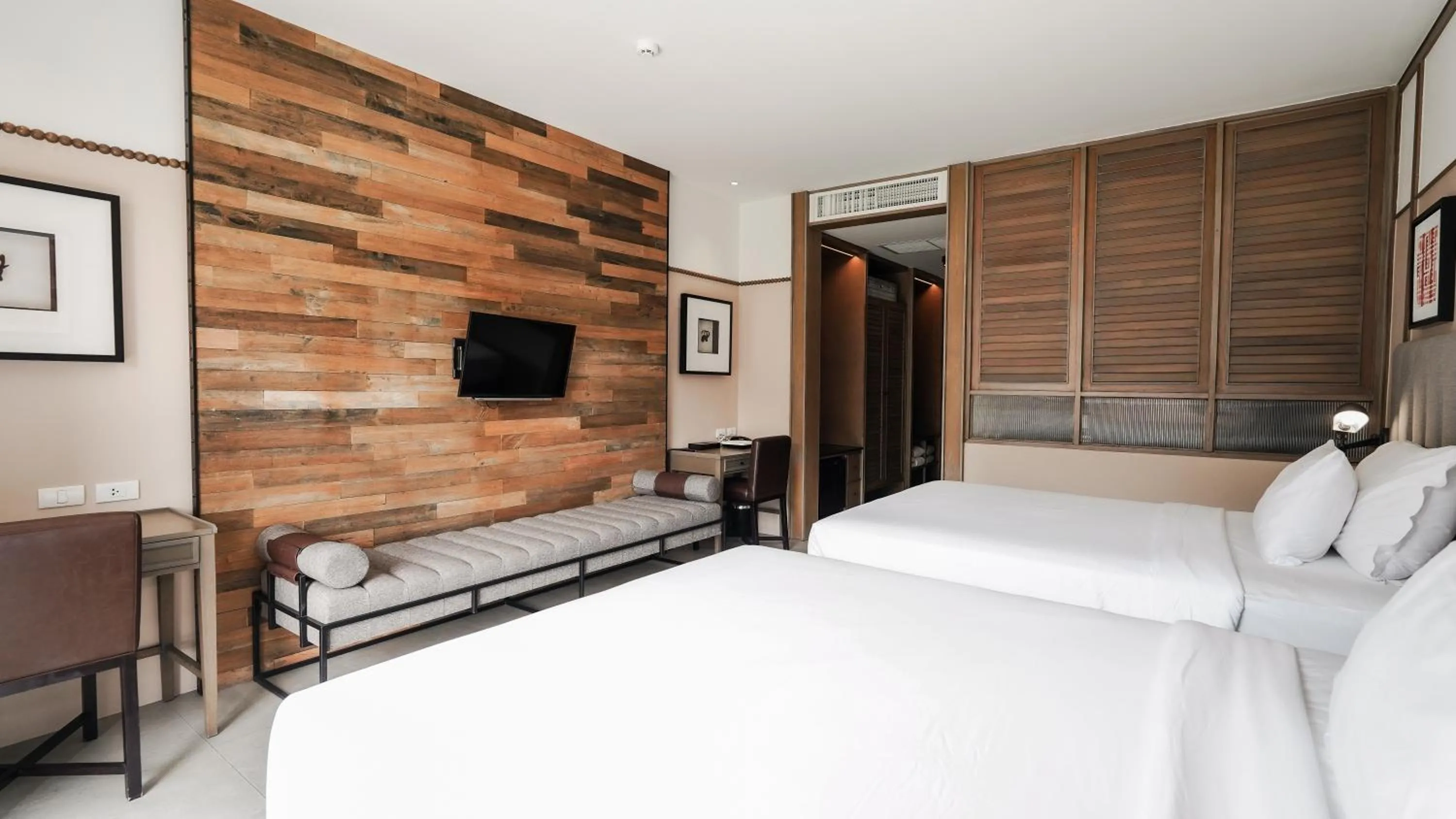 TV and multimedia, Bed in Sugar Marina Hotel CLIFFHANGER Aonang