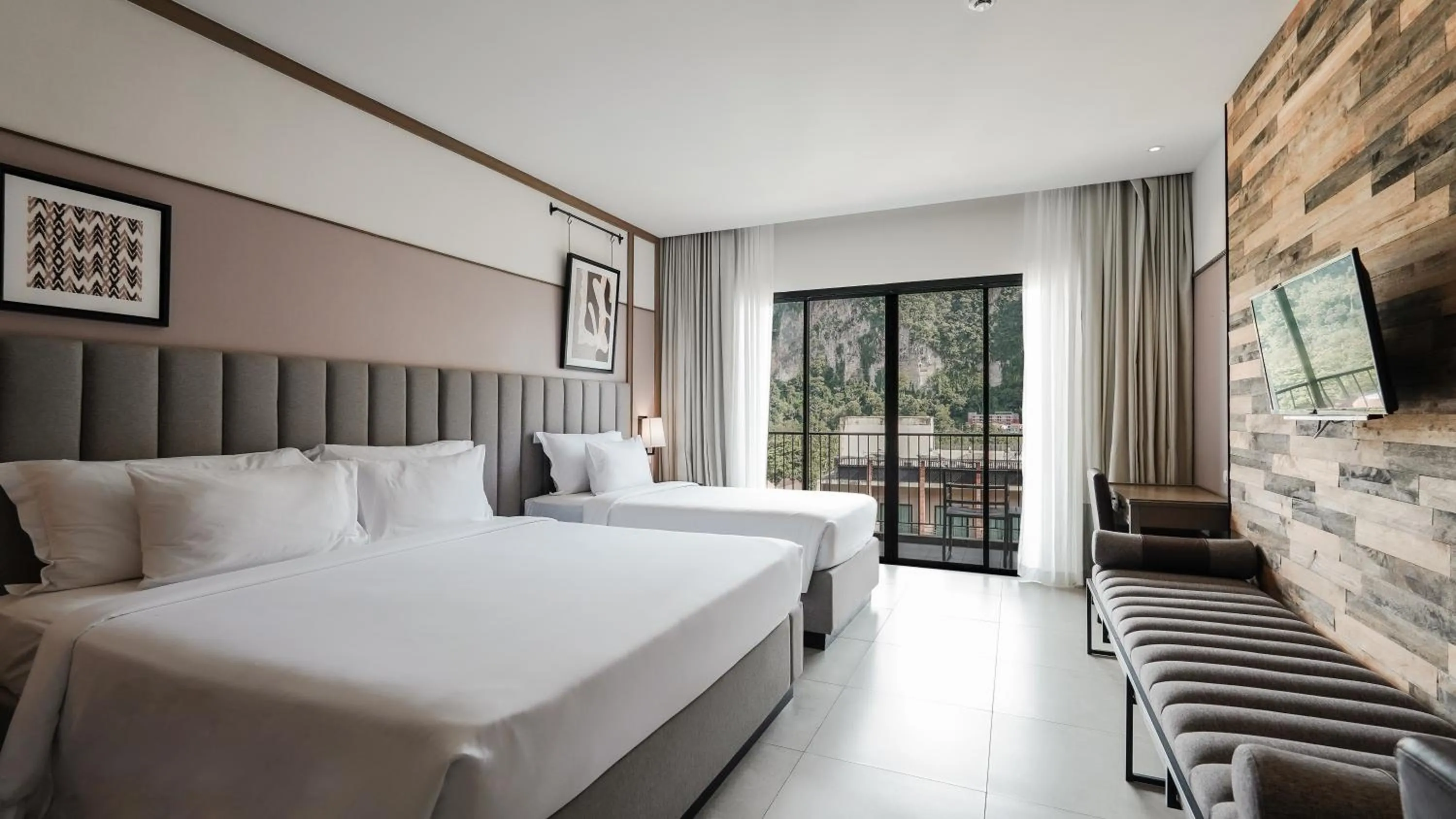 Bedroom, Bed in Sugar Marina Hotel CLIFFHANGER Aonang