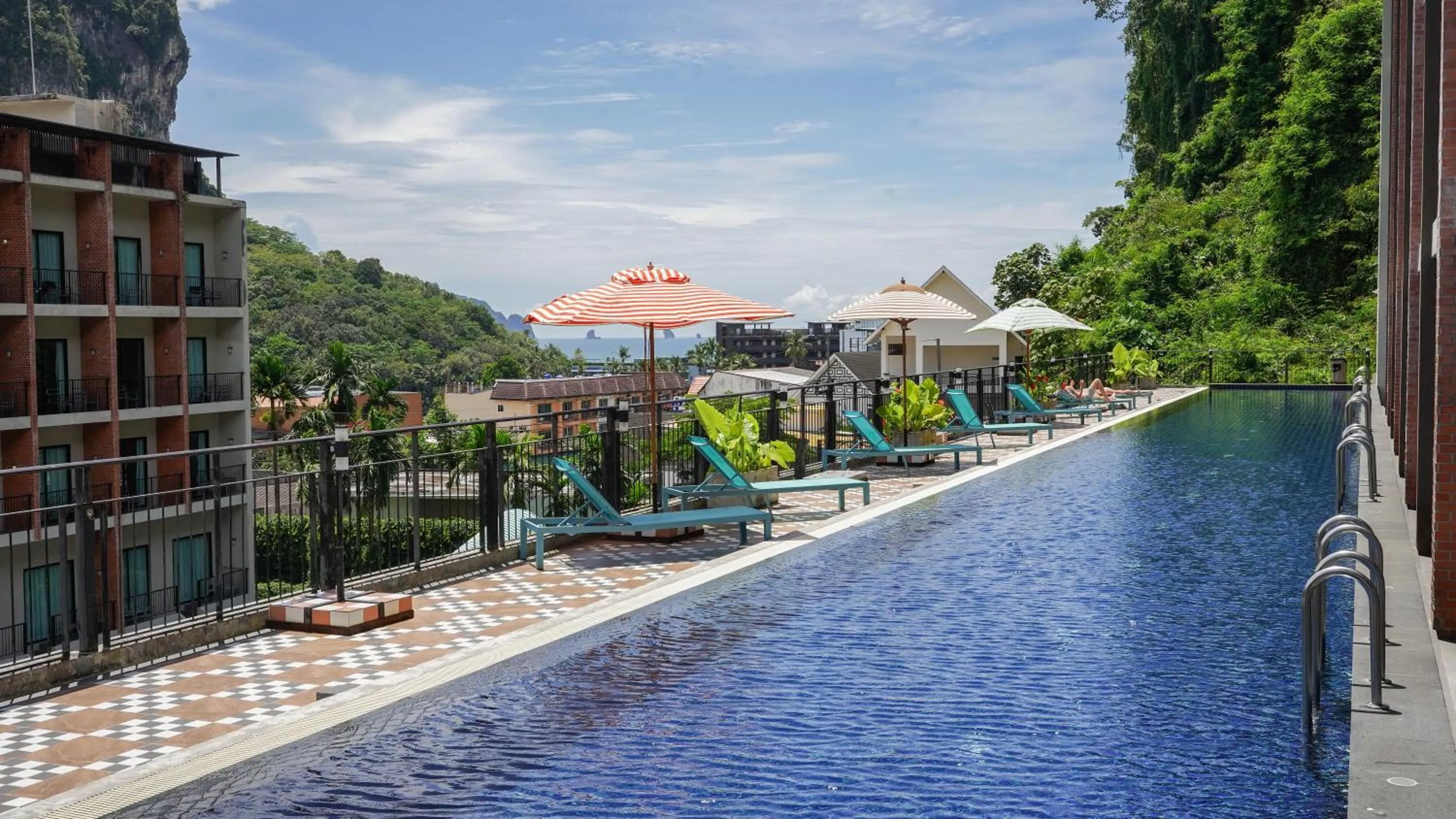 Swimming pool in Sugar Marina Hotel CLIFFHANGER Aonang