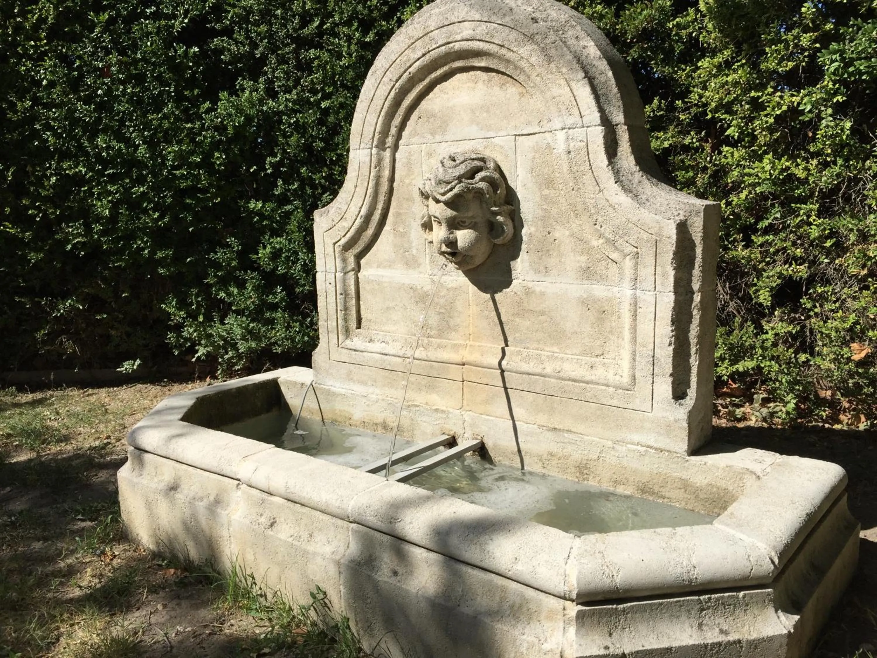 Decorative detail in Mas Li Doumenge