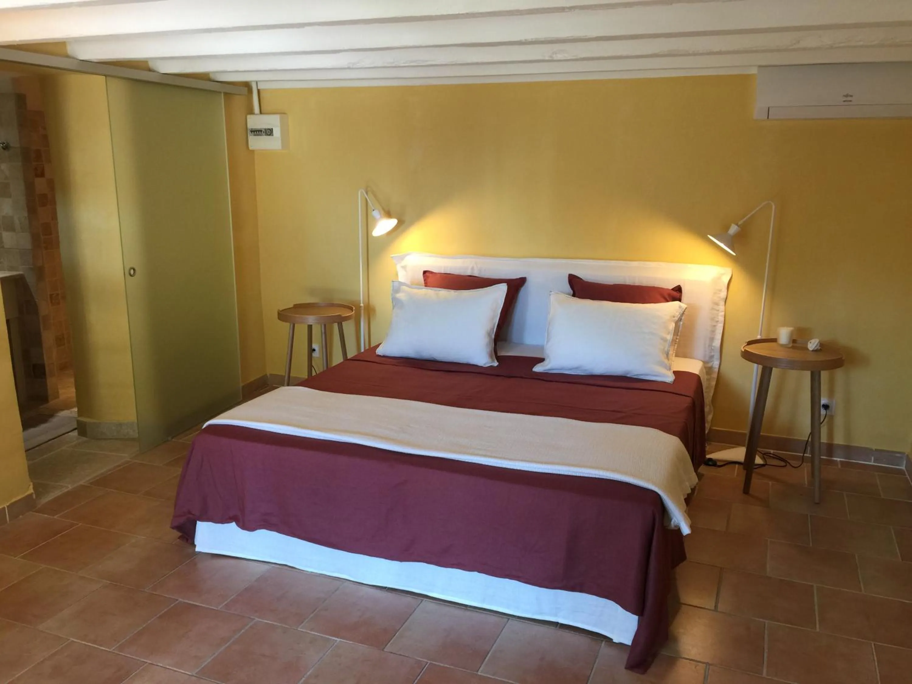 Bedroom in Mas Li Doumenge