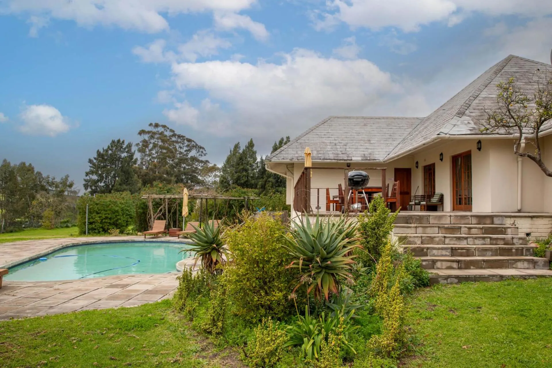 Swimming pool in Lauradale Accommodation