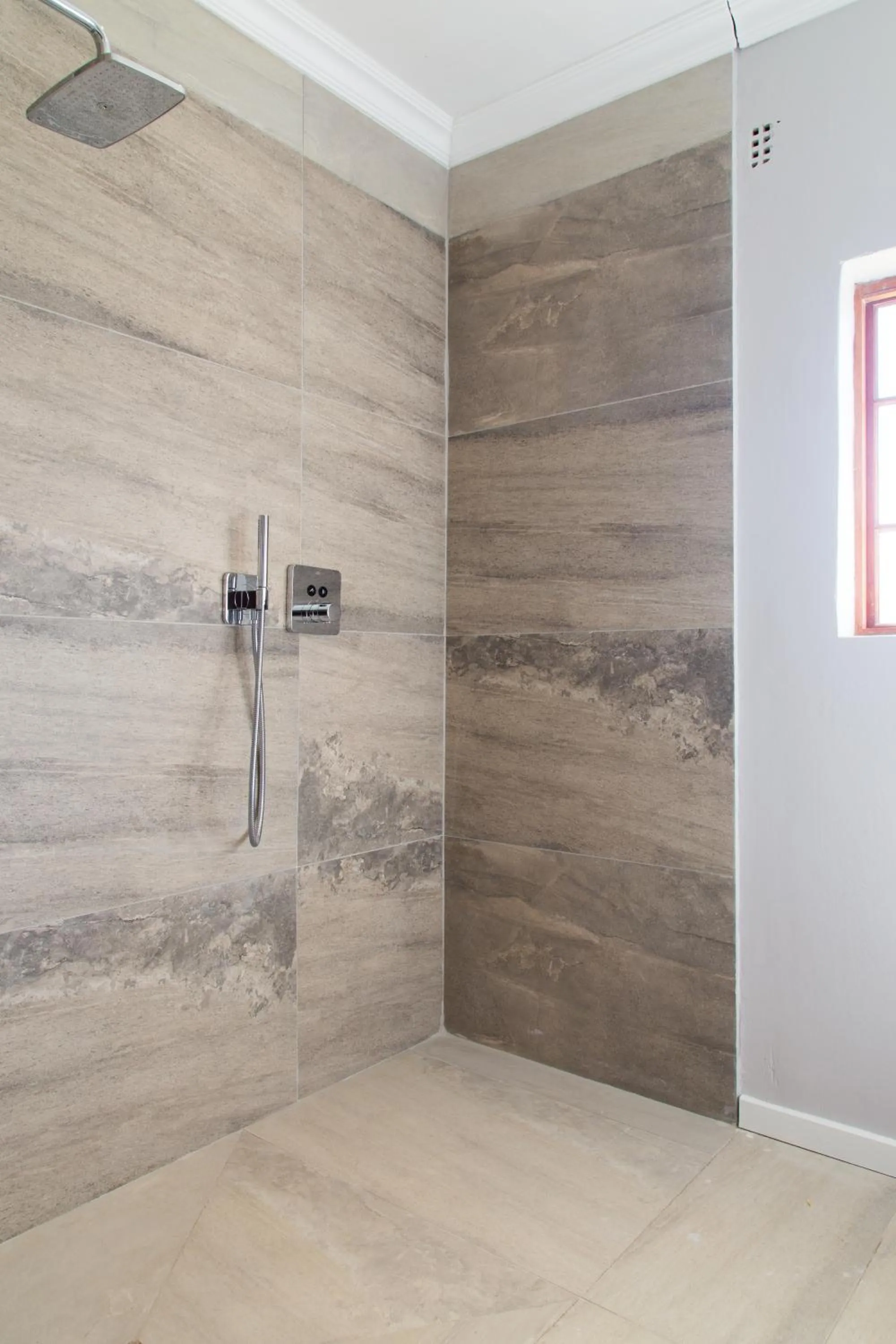 Shower in Lauradale Accommodation