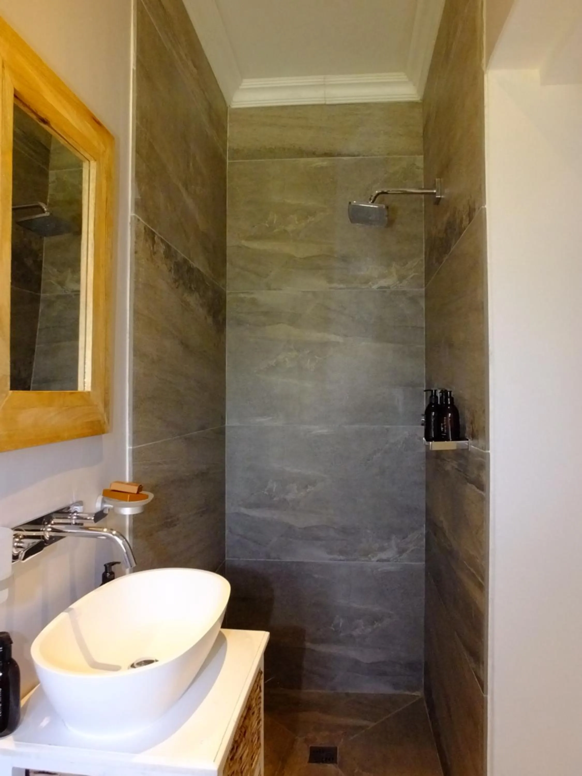 Shower in Lauradale Accommodation