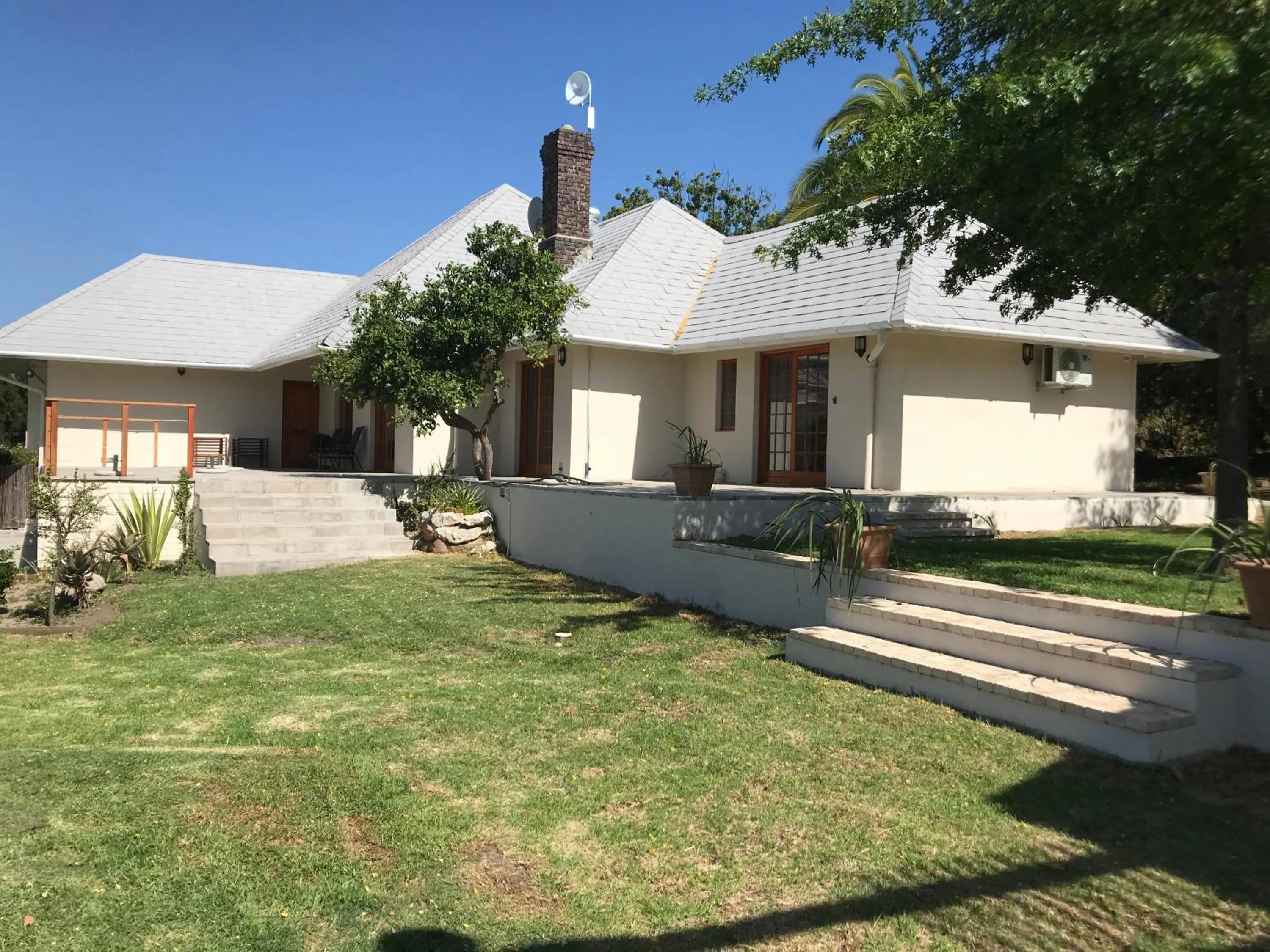 Property building in Lauradale Accommodation